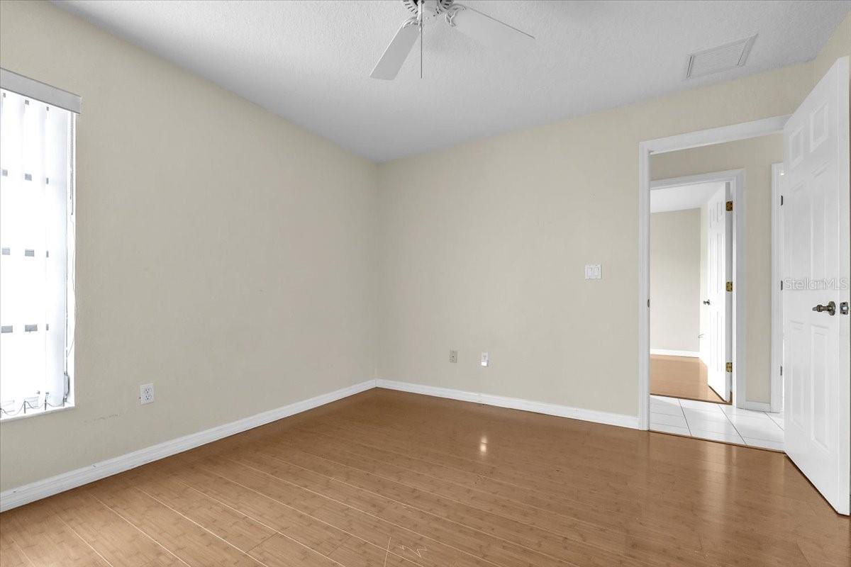 Image 42 of 81 For 272 Broadmoor Lane