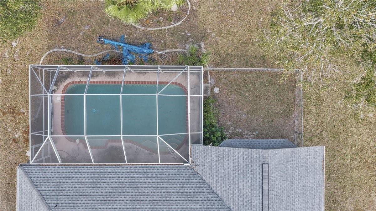 Image 64 of 81 For 272 Broadmoor Lane