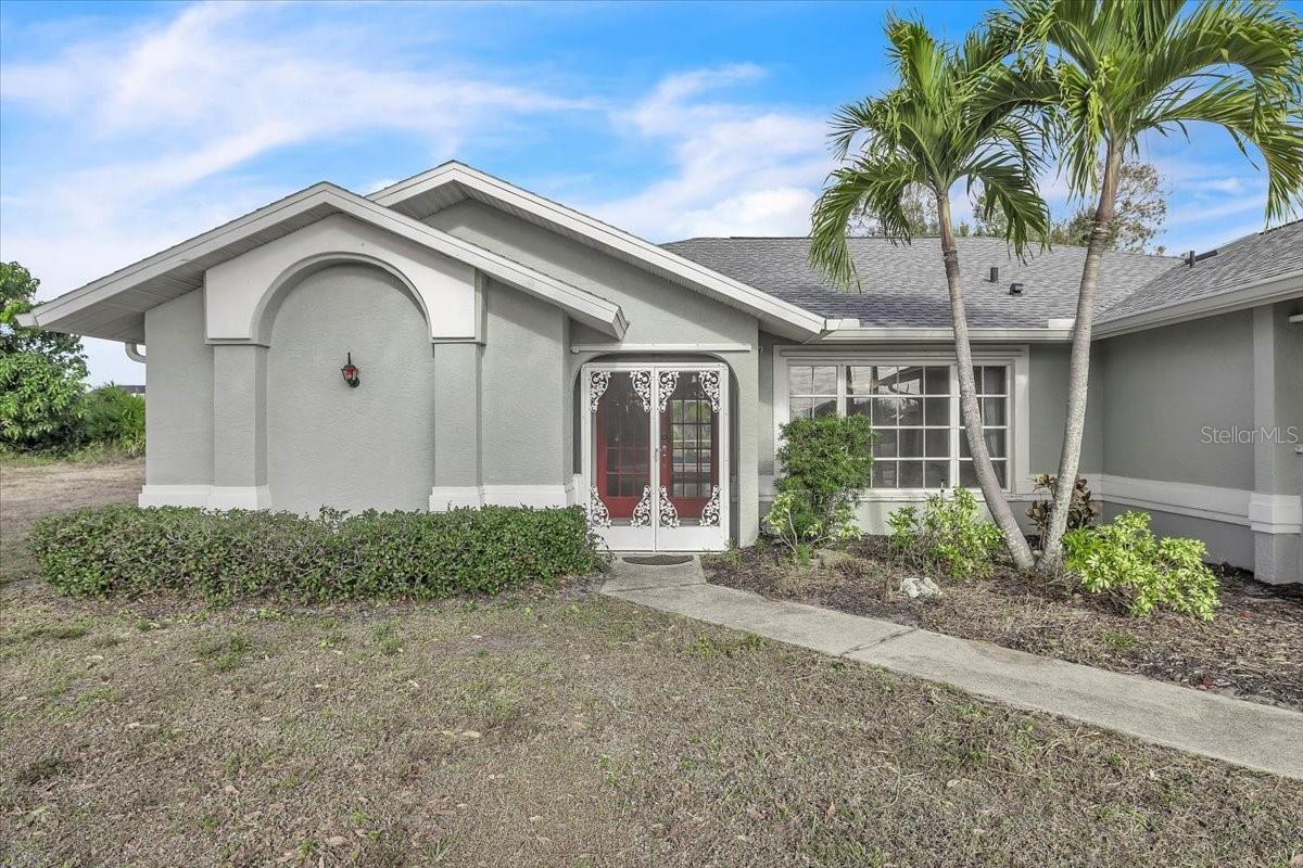 Image 7 of 81 For 272 Broadmoor Lane