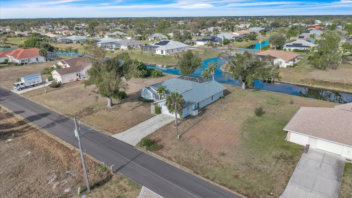 Image 70 of 81 For 272 Broadmoor Lane