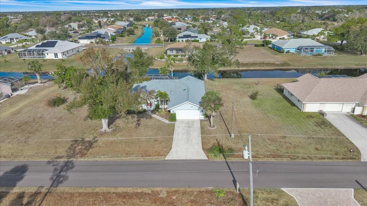 Image 71 of 81 For 272 Broadmoor Lane