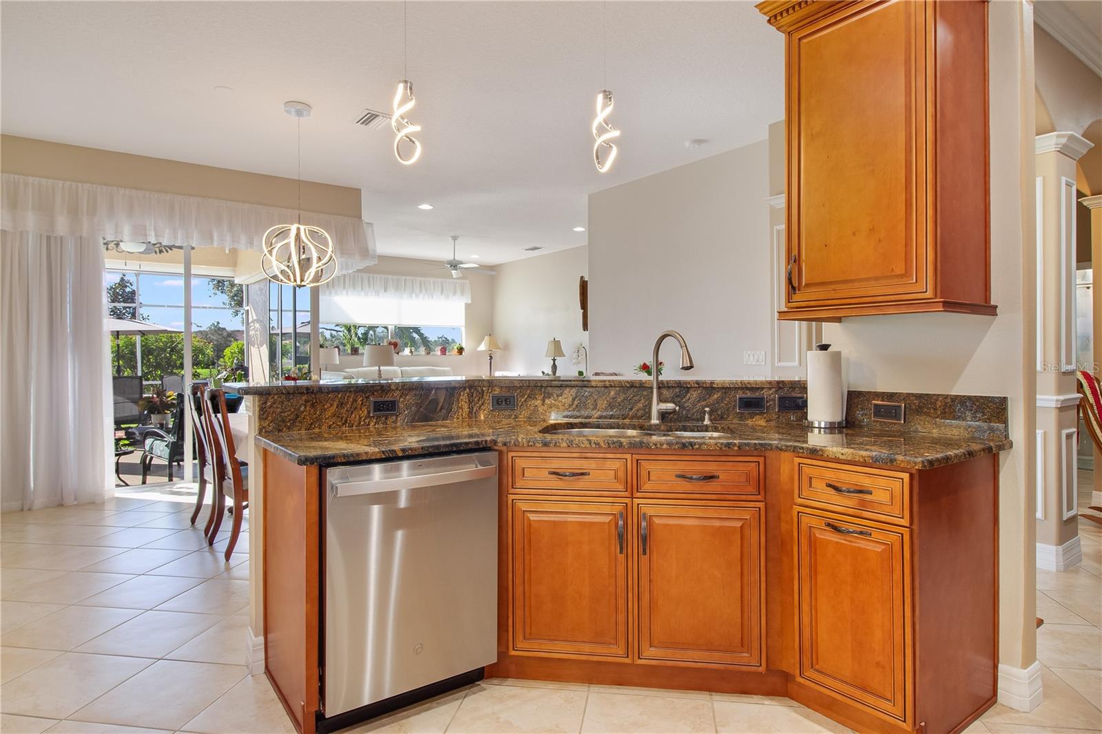 Image 15 of 42 For 8899 Eagle Bay Court