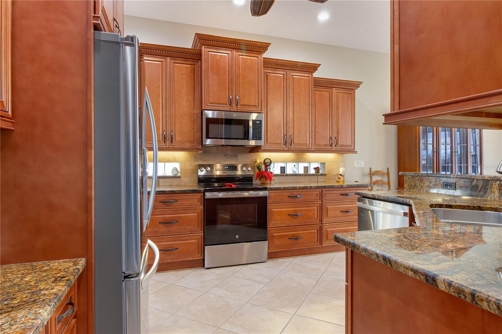 Image 17 of 42 For 8899 Eagle Bay Court