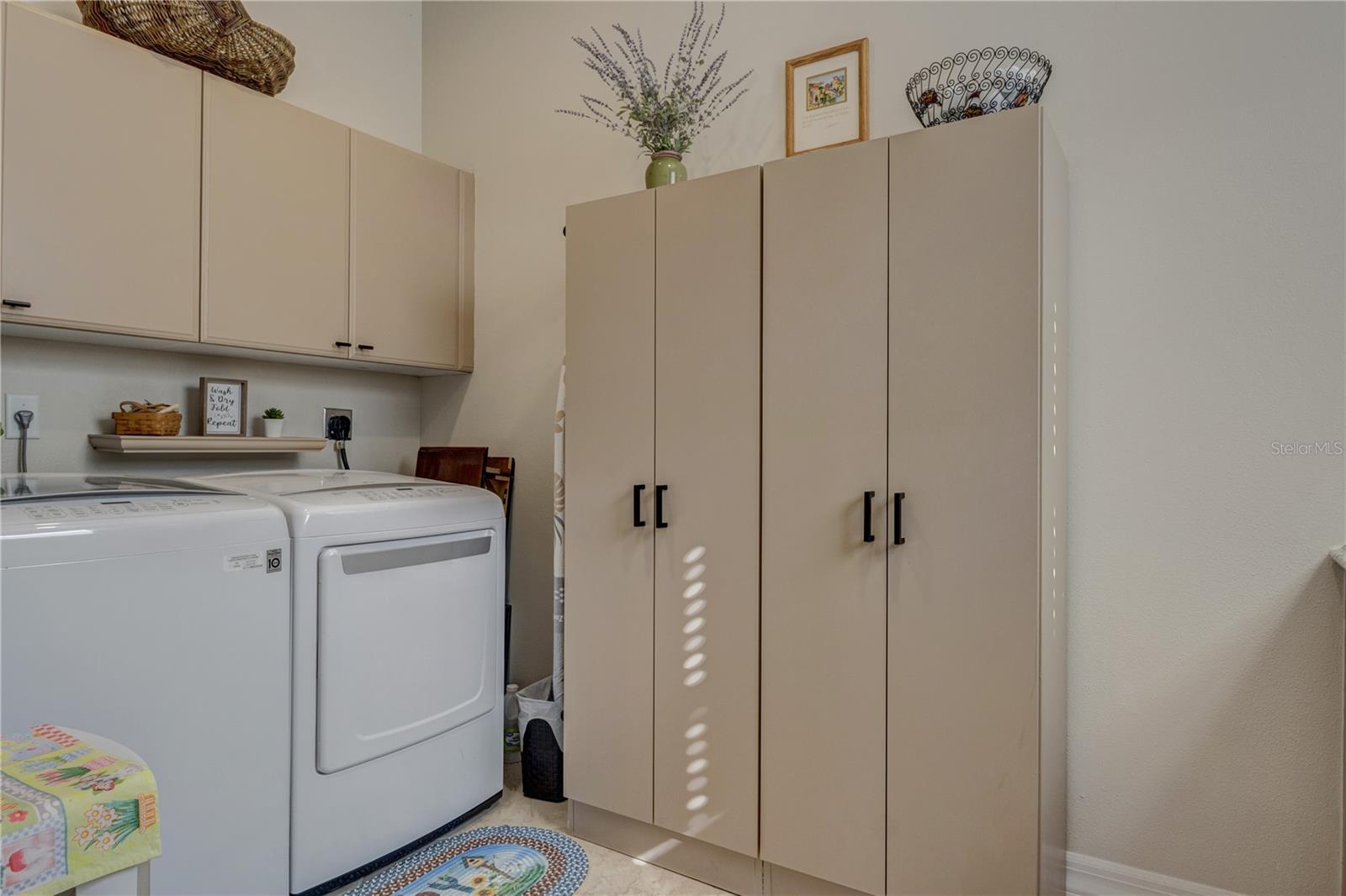 Image 32 of 42 For 8899 Eagle Bay Court