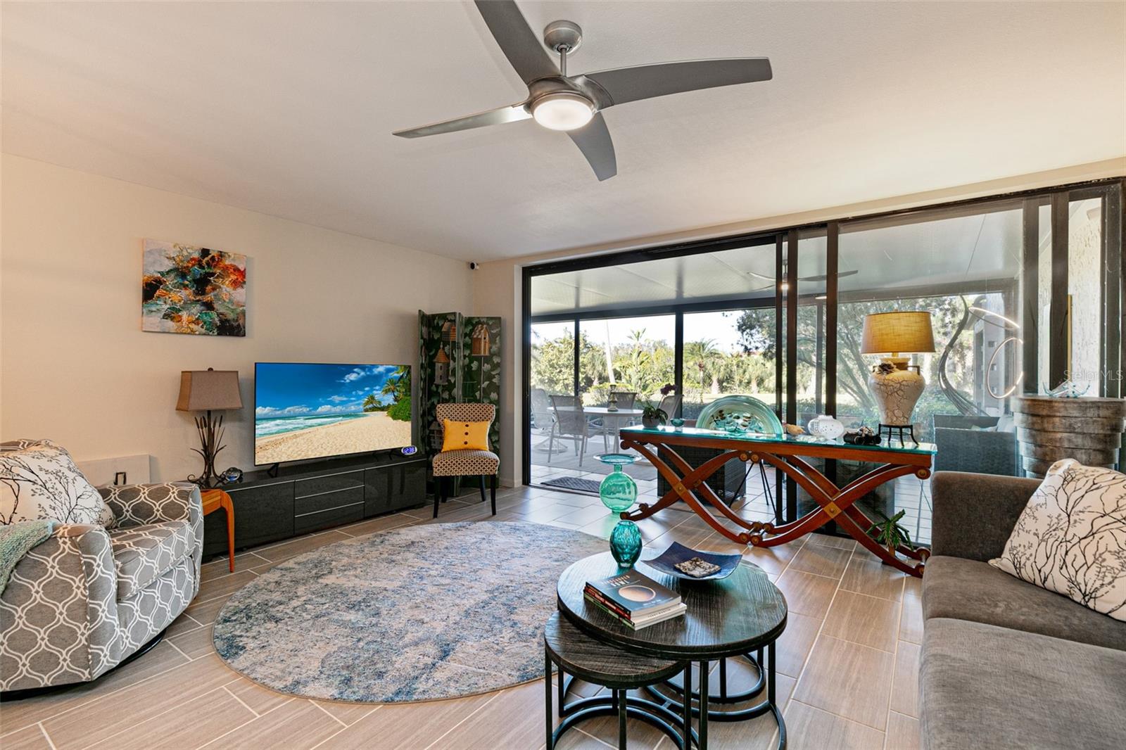 Listing photo id 8 for 3220 Southshore Drive 21a