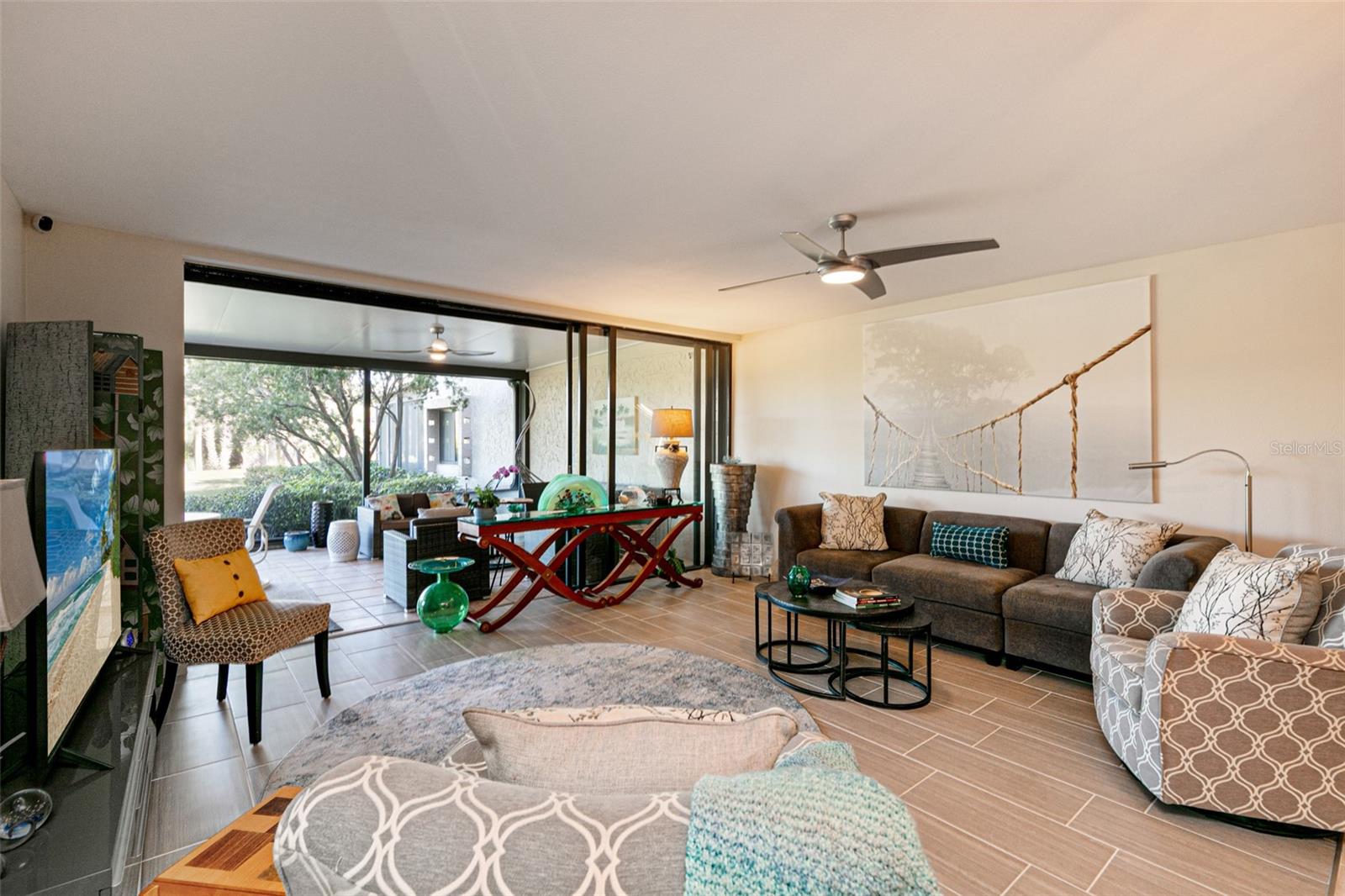 Listing photo id 9 for 3220 Southshore Drive 21a