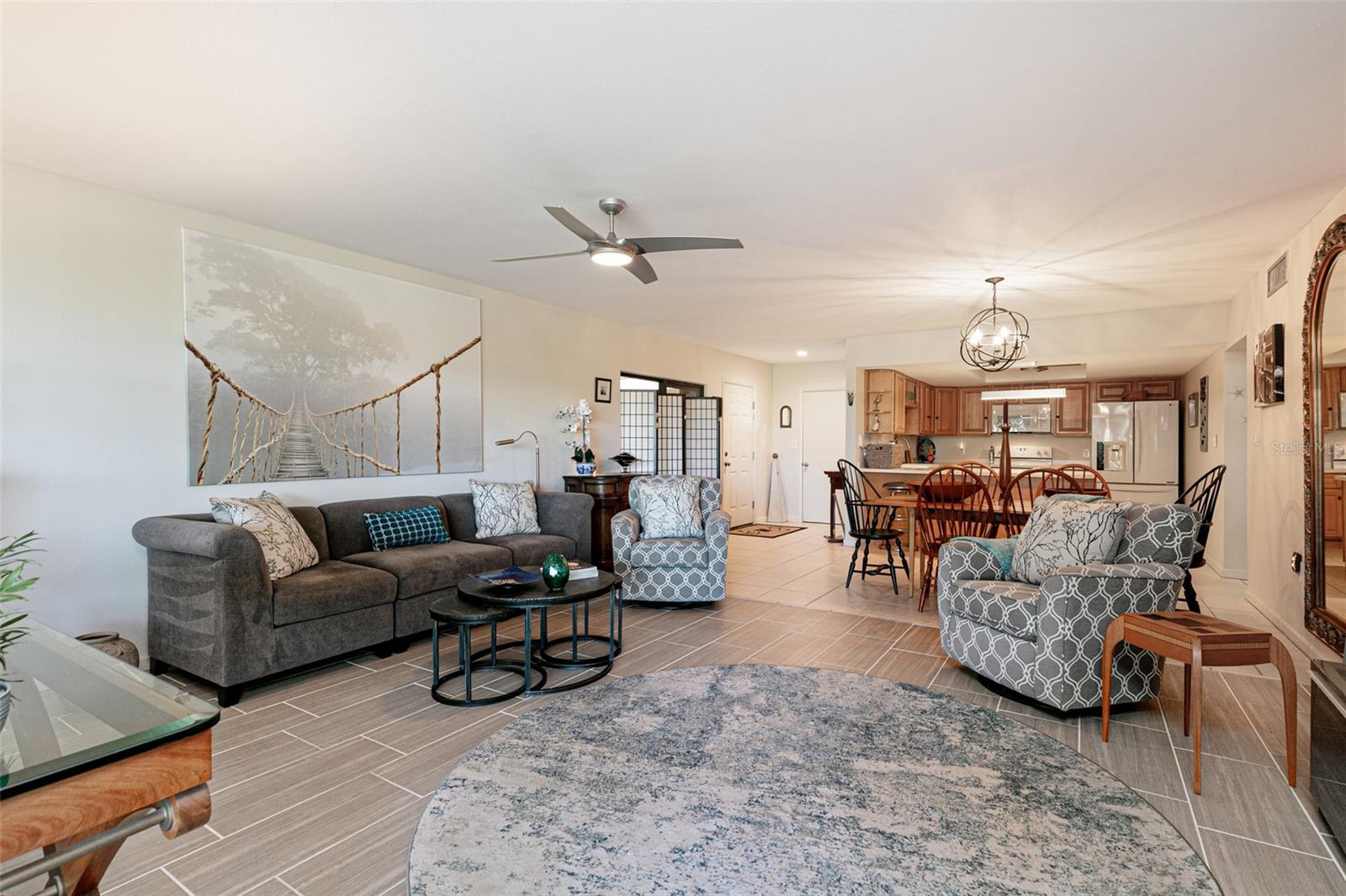 Listing photo id 11 for 3220 Southshore Drive 21a