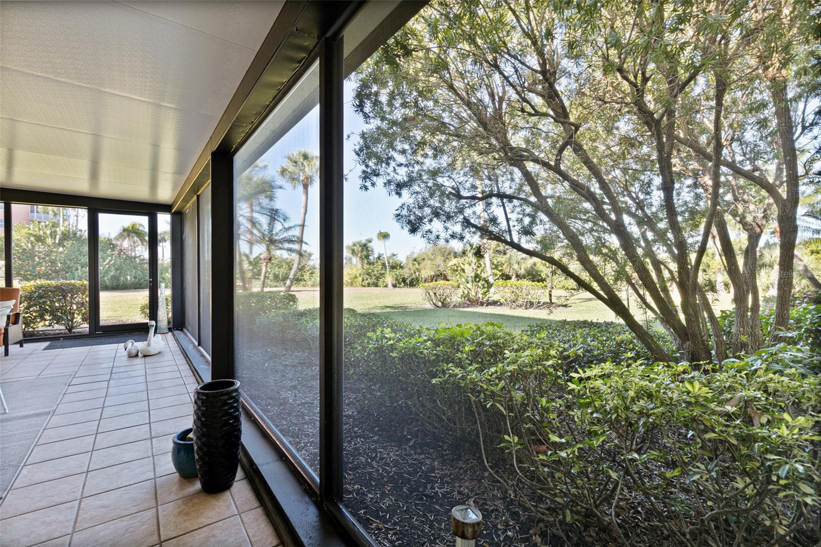 Listing photo id 18 for 3220 Southshore Drive 21a