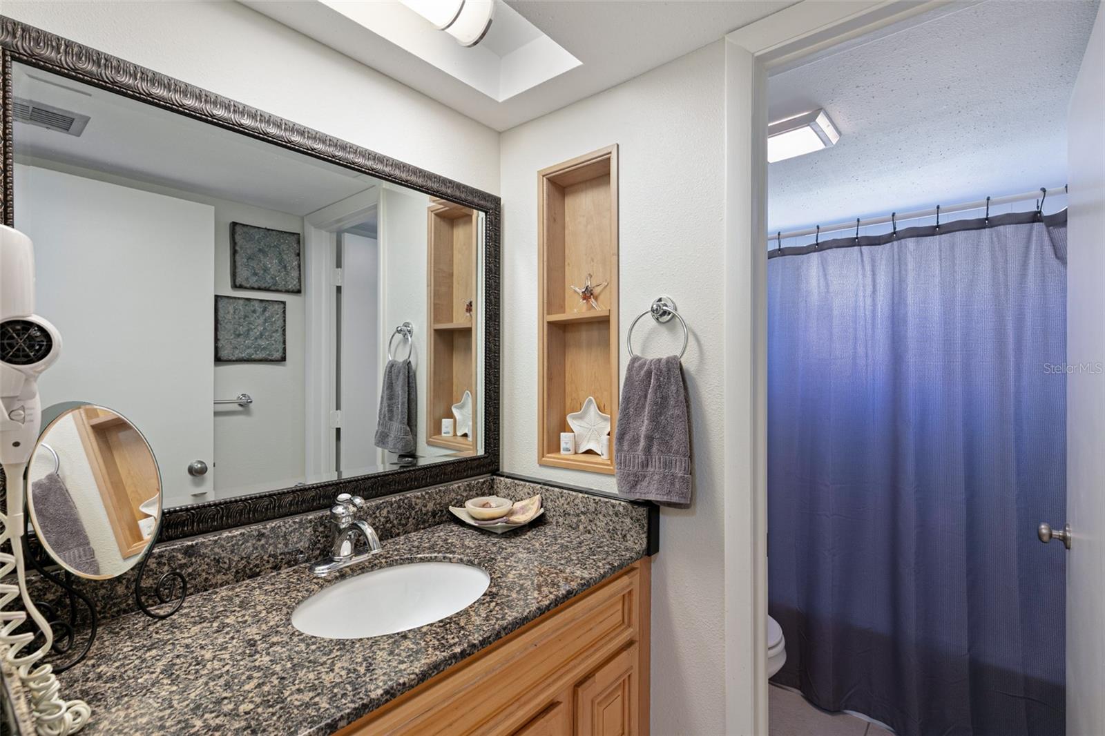 Listing photo id 27 for 3220 Southshore Drive 21a