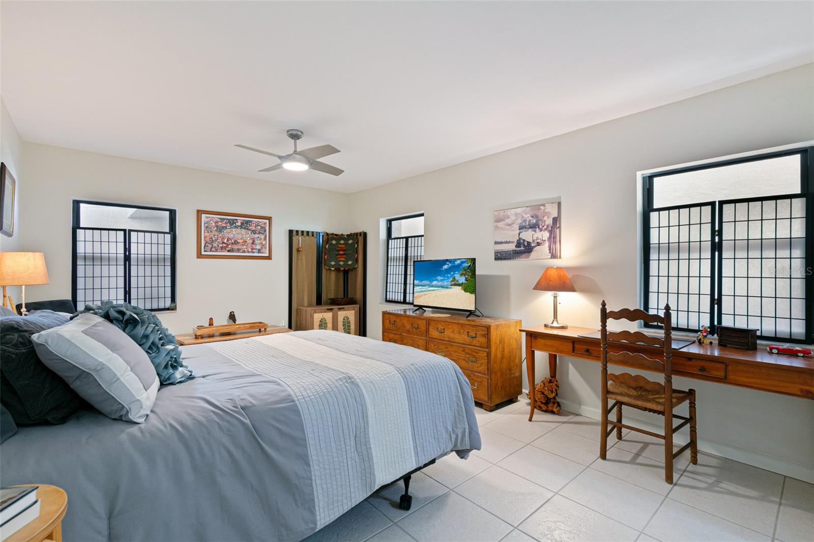 Listing photo id 28 for 3220 Southshore Drive 21a