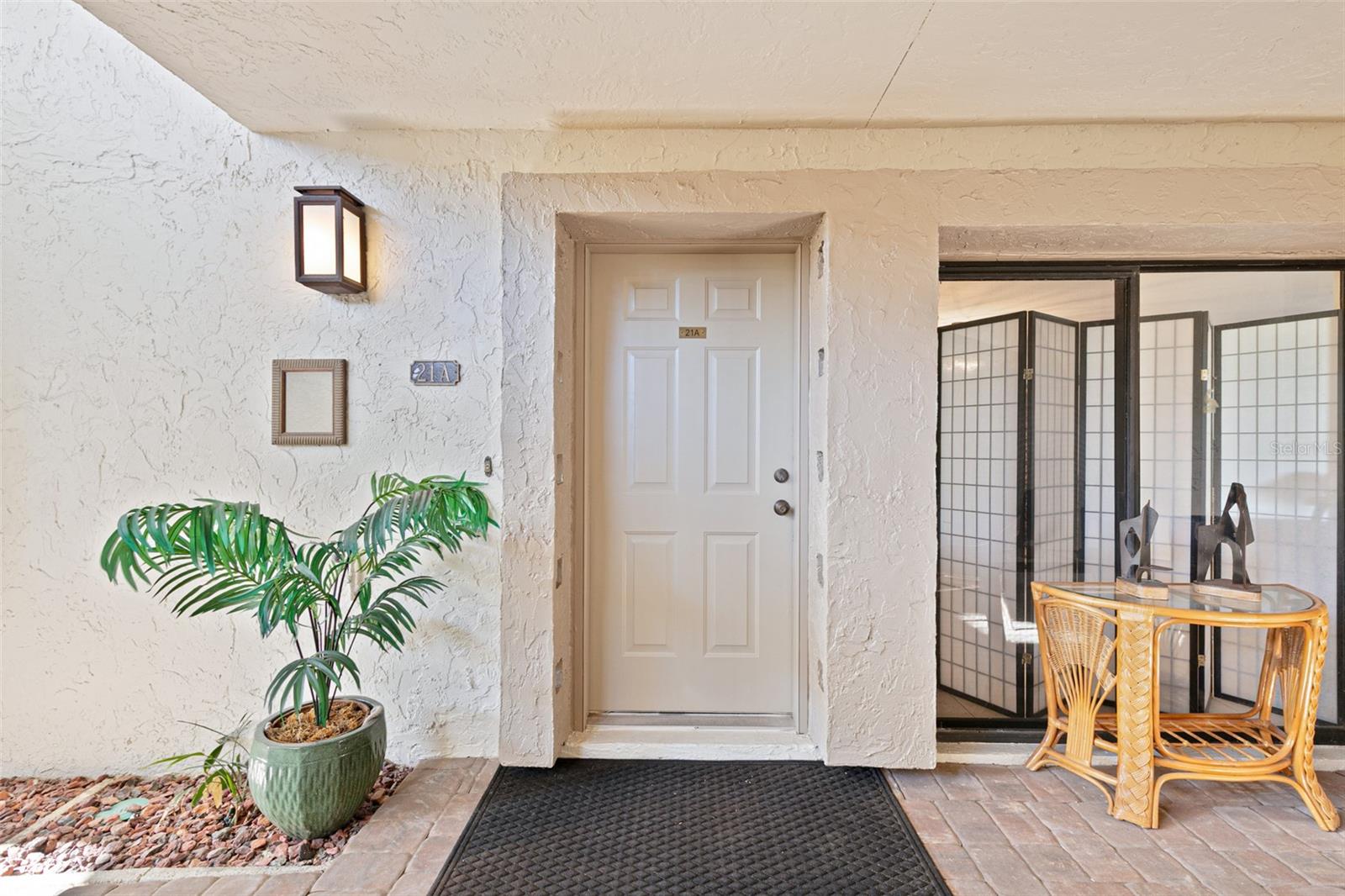 Listing photo id 32 for 3220 Southshore Drive 21a