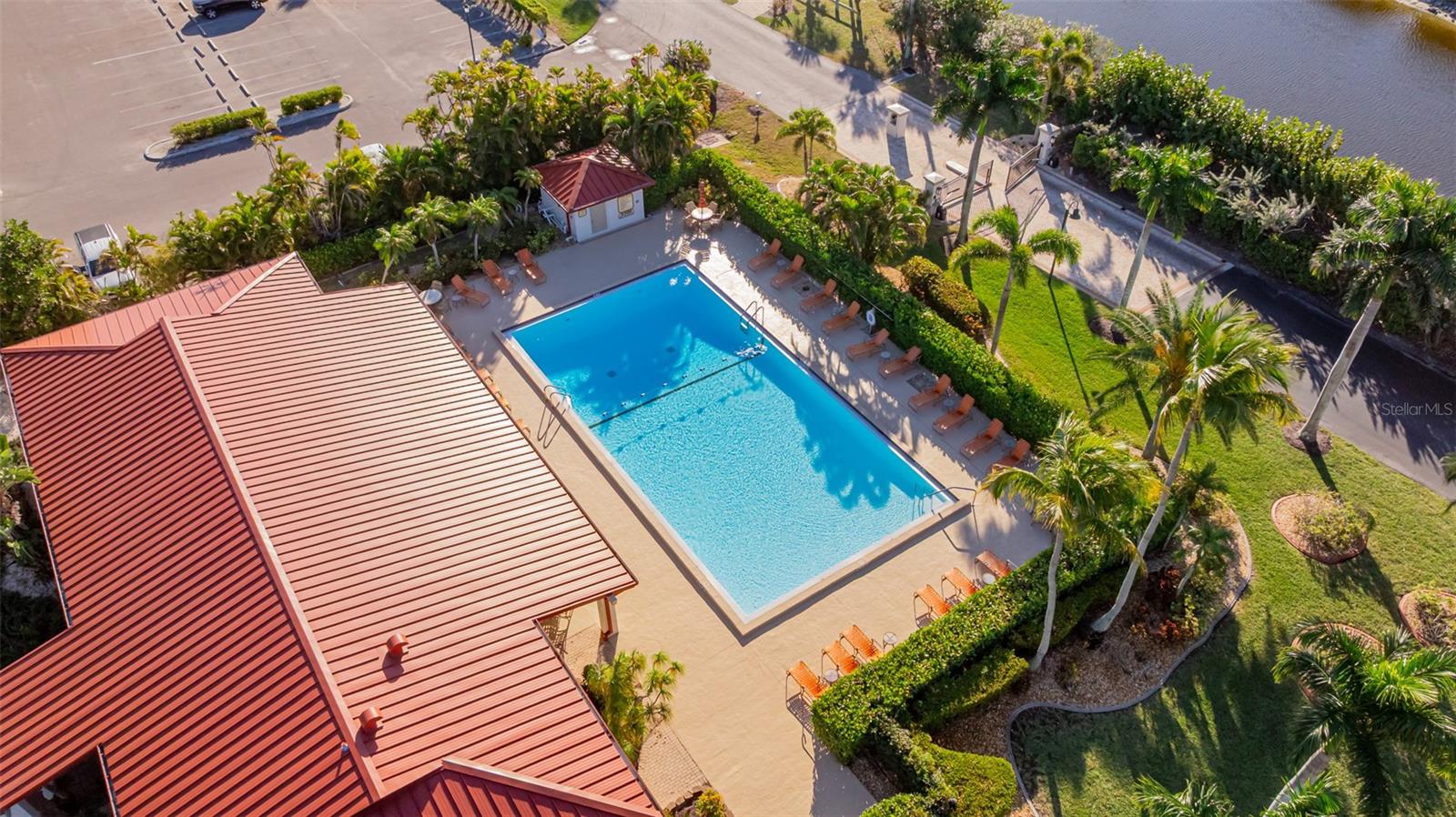 Listing photo id 40 for 3220 Southshore Drive 21a