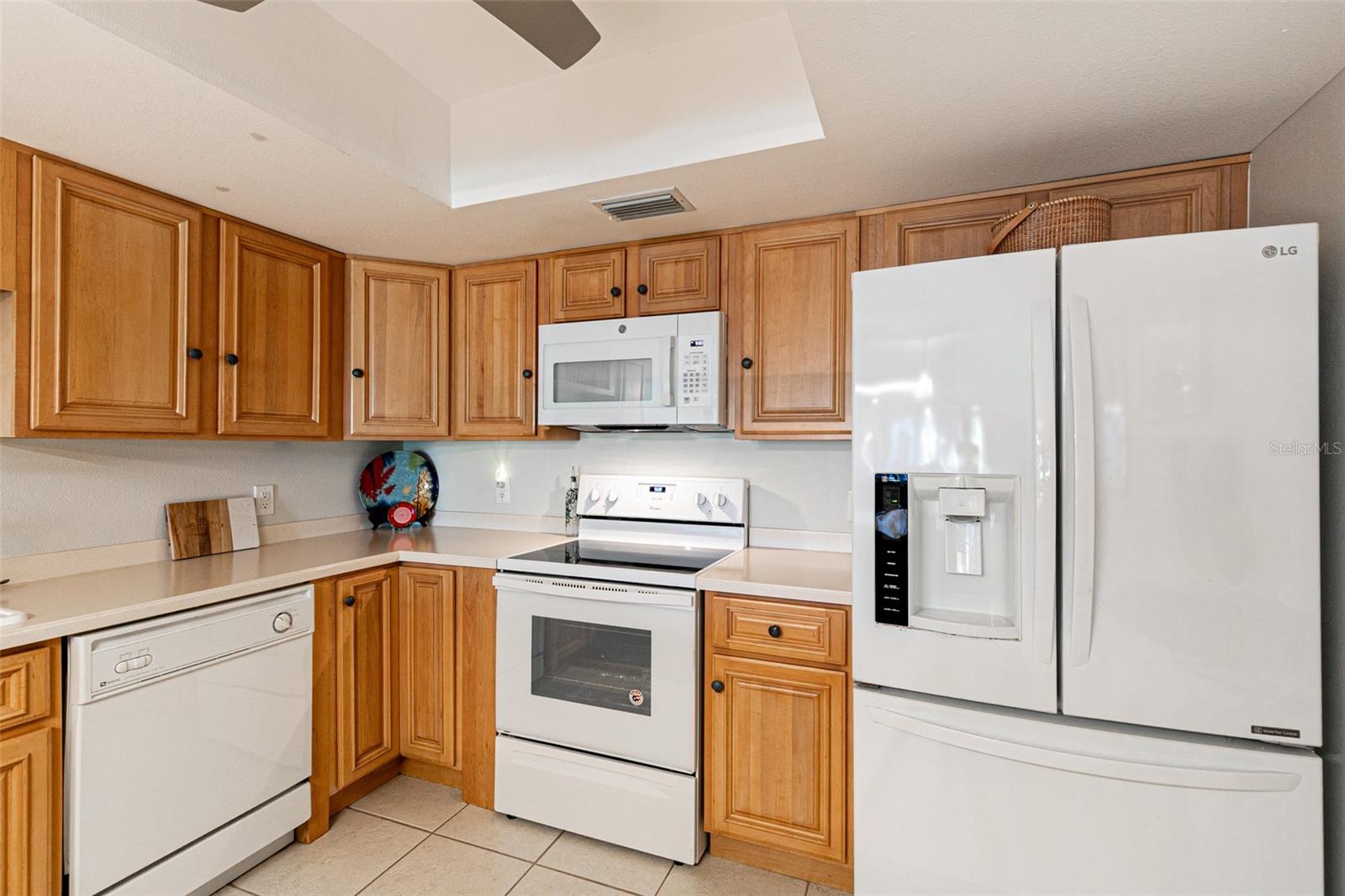 Listing photo id 5 for 3220 Southshore Drive 21a