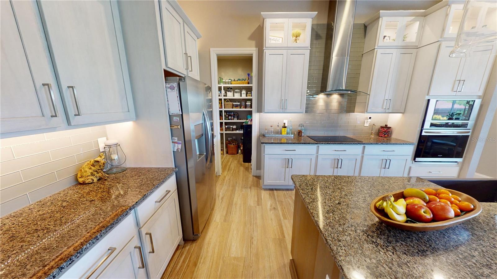 Image 13 of 50 For 17350 Bayharbor Circle