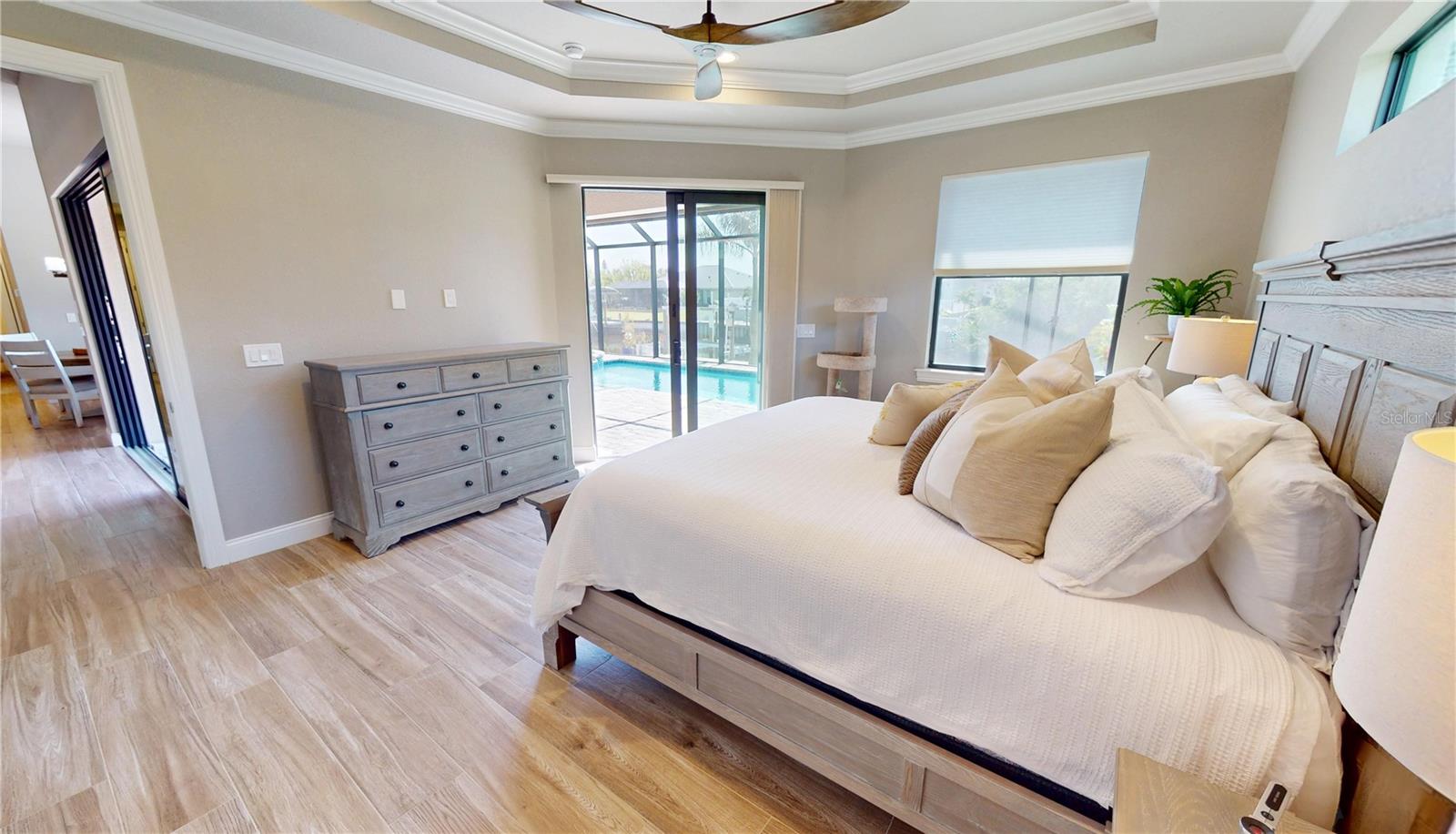 Image 16 of 50 For 17350 Bayharbor Circle