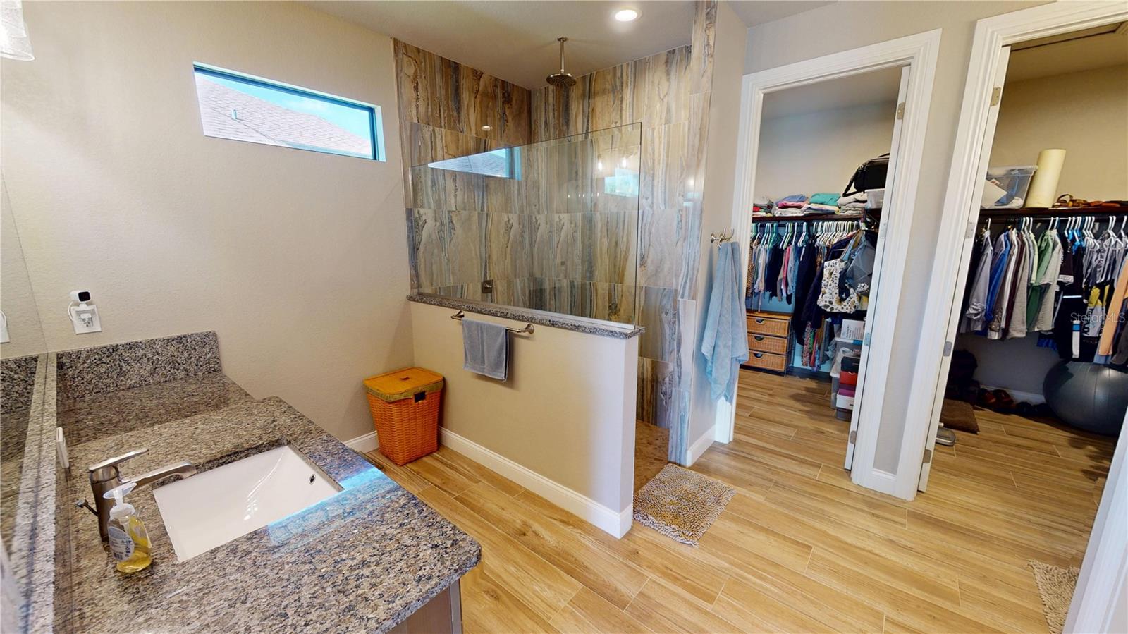 Image 19 of 50 For 17350 Bayharbor Circle