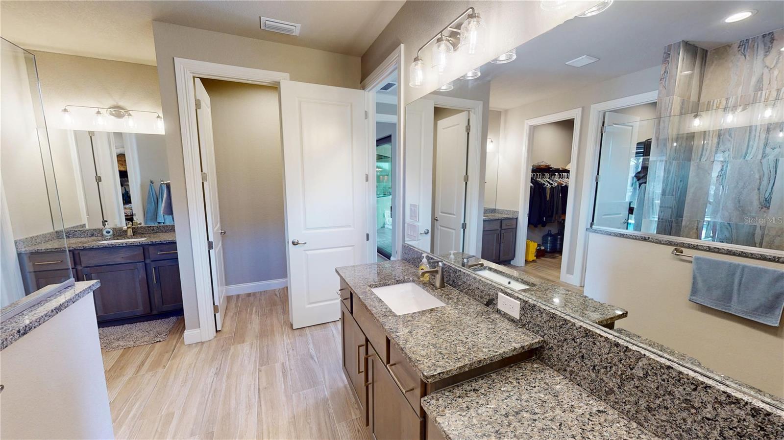 Image 20 of 50 For 17350 Bayharbor Circle