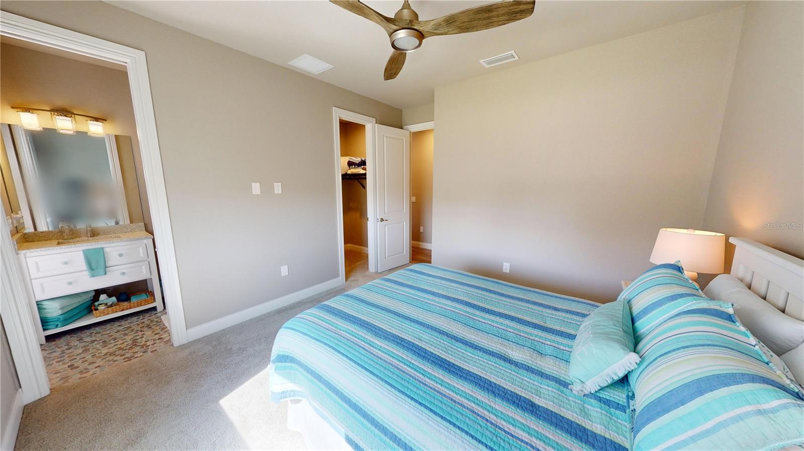 Image 22 of 50 For 17350 Bayharbor Circle