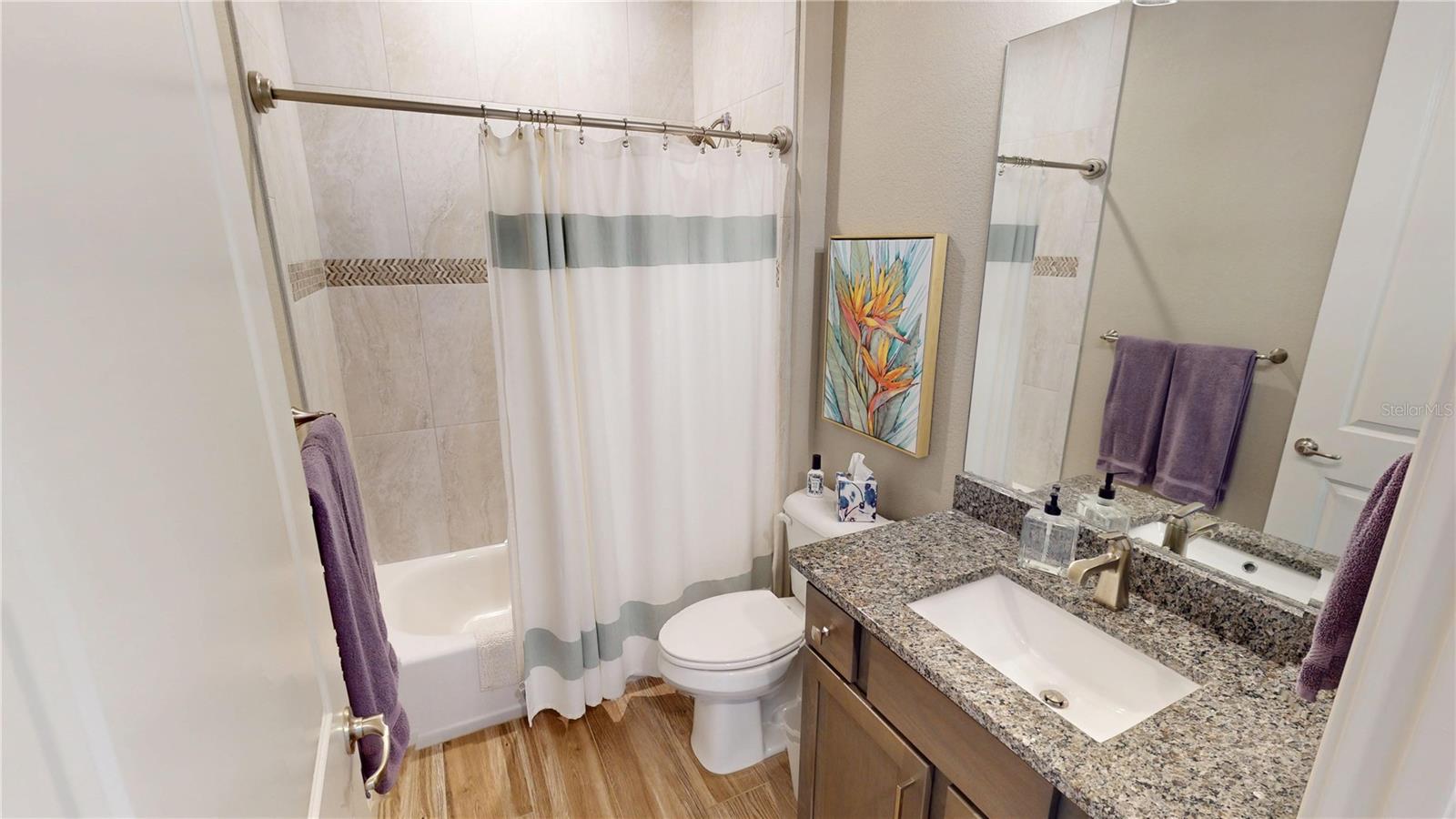 Image 23 of 50 For 17350 Bayharbor Circle