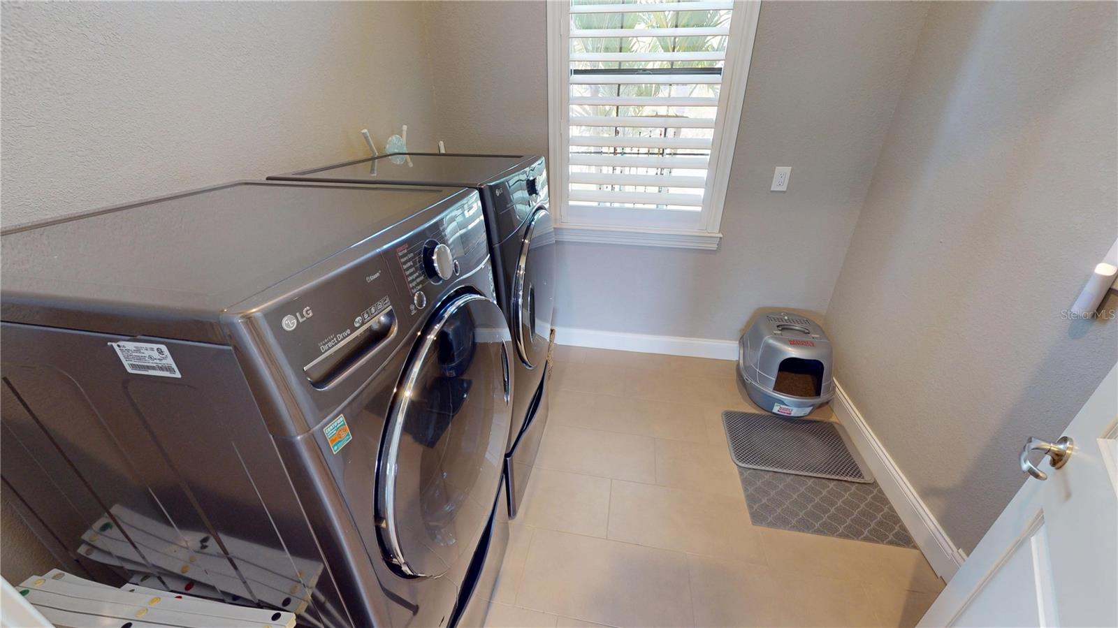 Image 28 of 50 For 17350 Bayharbor Circle