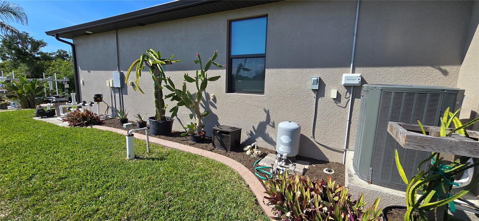 Image 42 of 50 For 17350 Bayharbor Circle