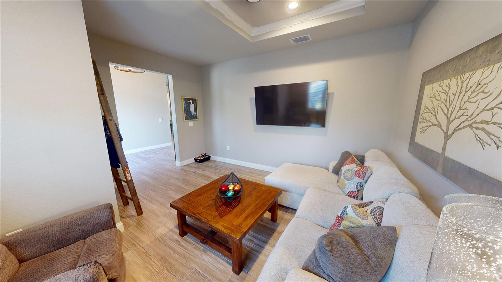 Image 8 of 50 For 17350 Bayharbor Circle