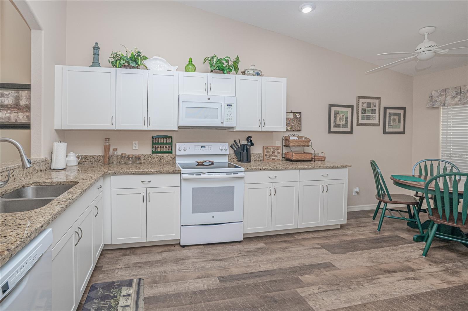 Image 15 of 36 For 3799 Albacete Circle 65