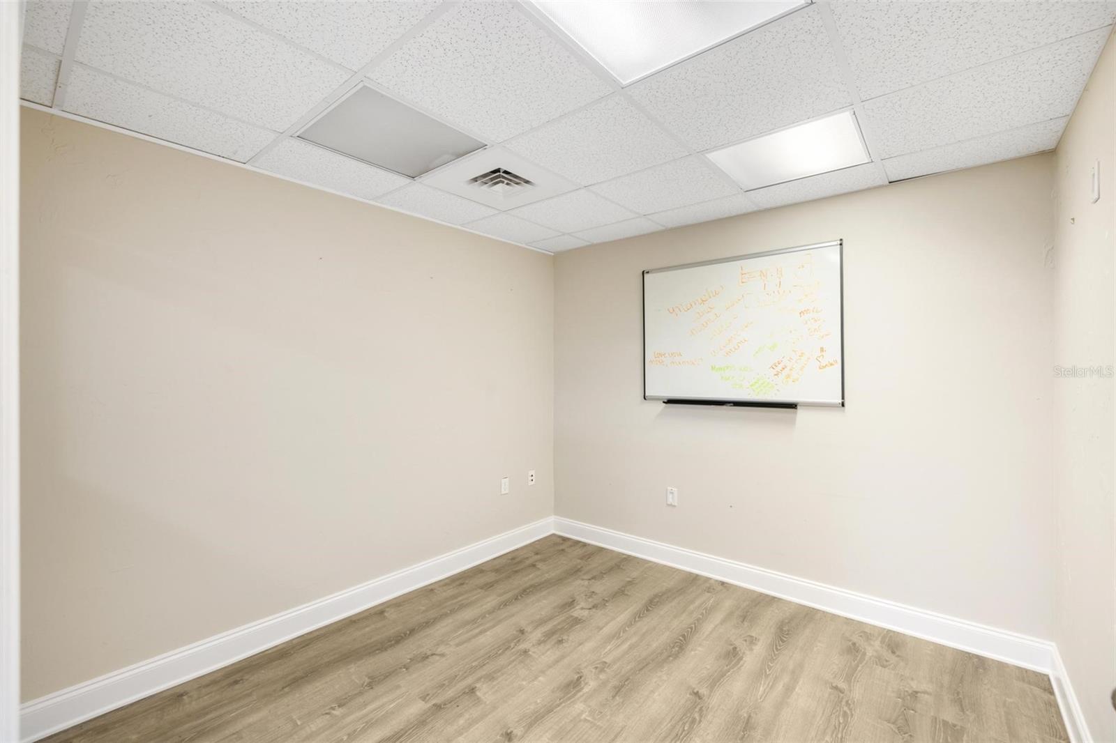 Image 15 of 49 For 128 Charlotte Avenue