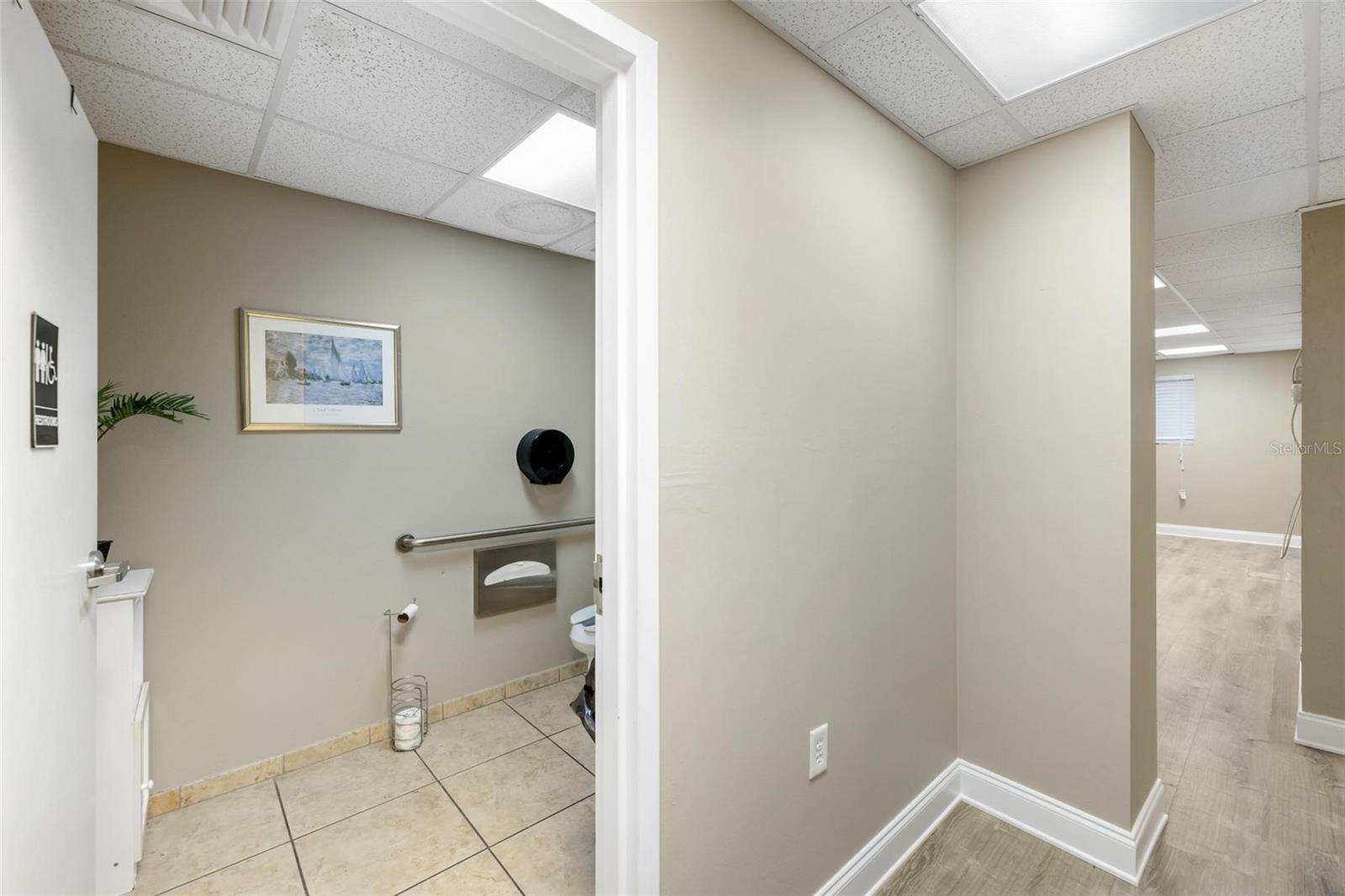 Image 17 of 49 For 128 Charlotte Avenue