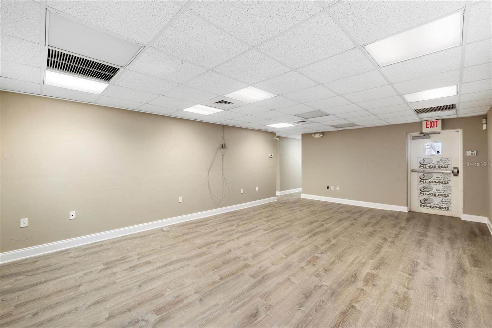 Image 19 of 49 For 128 Charlotte Avenue