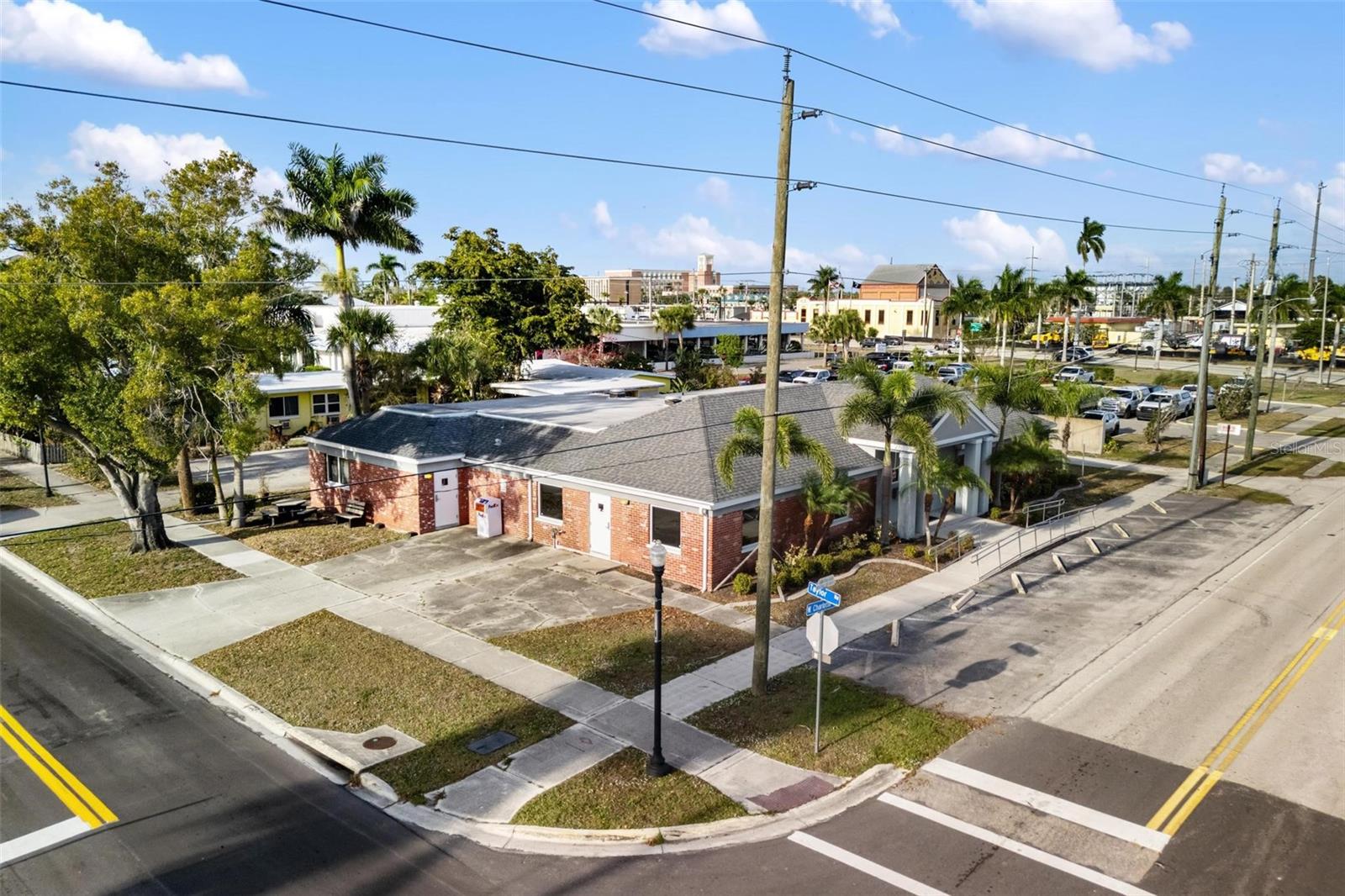 Image 21 of 49 For 128 Charlotte Avenue