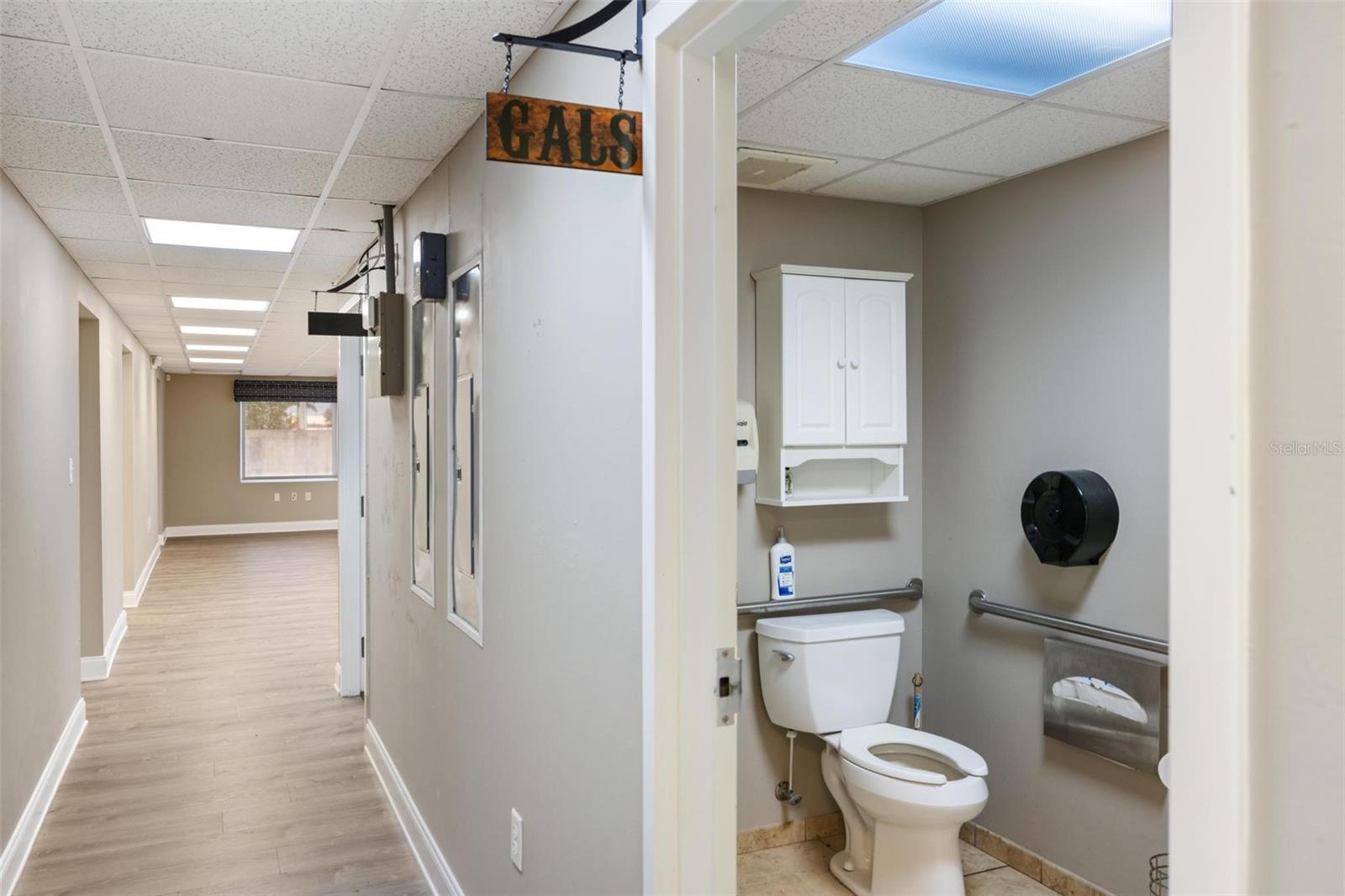 Image 33 of 49 For 128 Charlotte Avenue