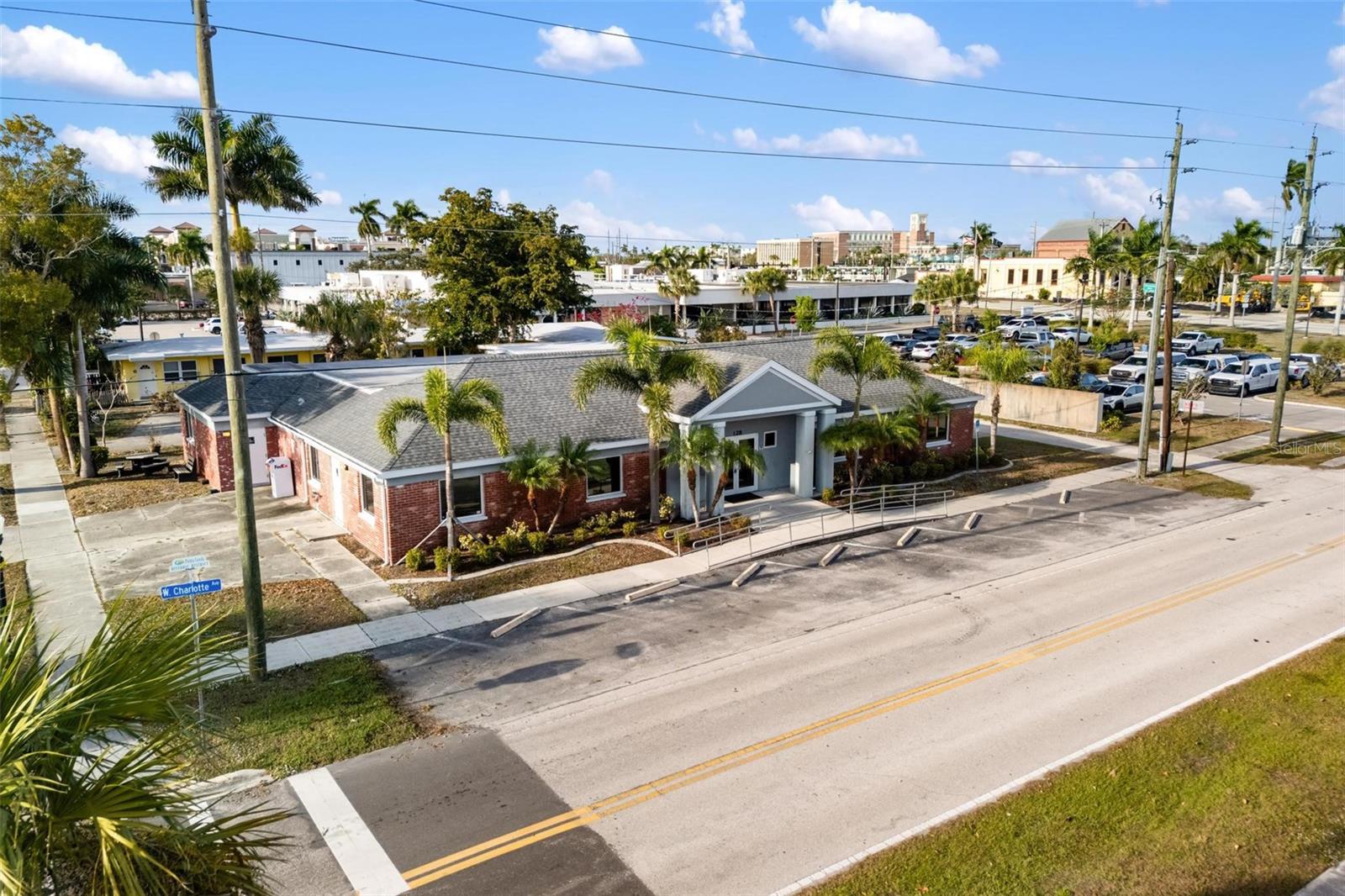 Image 35 of 49 For 128 Charlotte Avenue