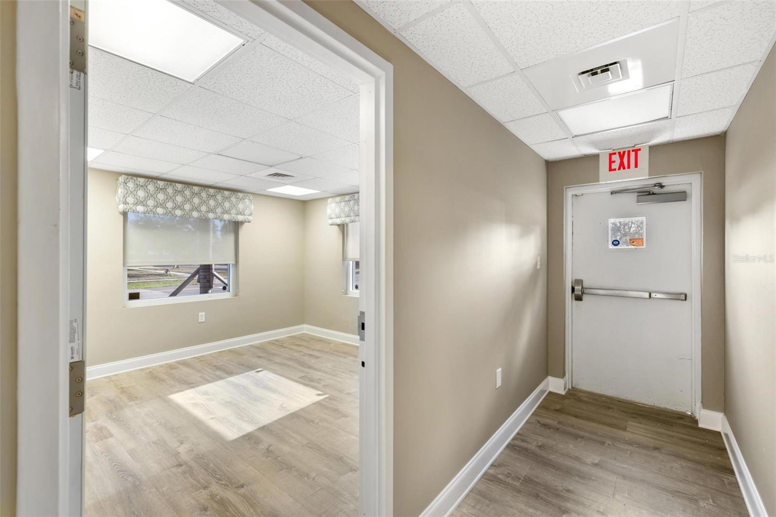 Image 9 of 49 For 128 Charlotte Avenue