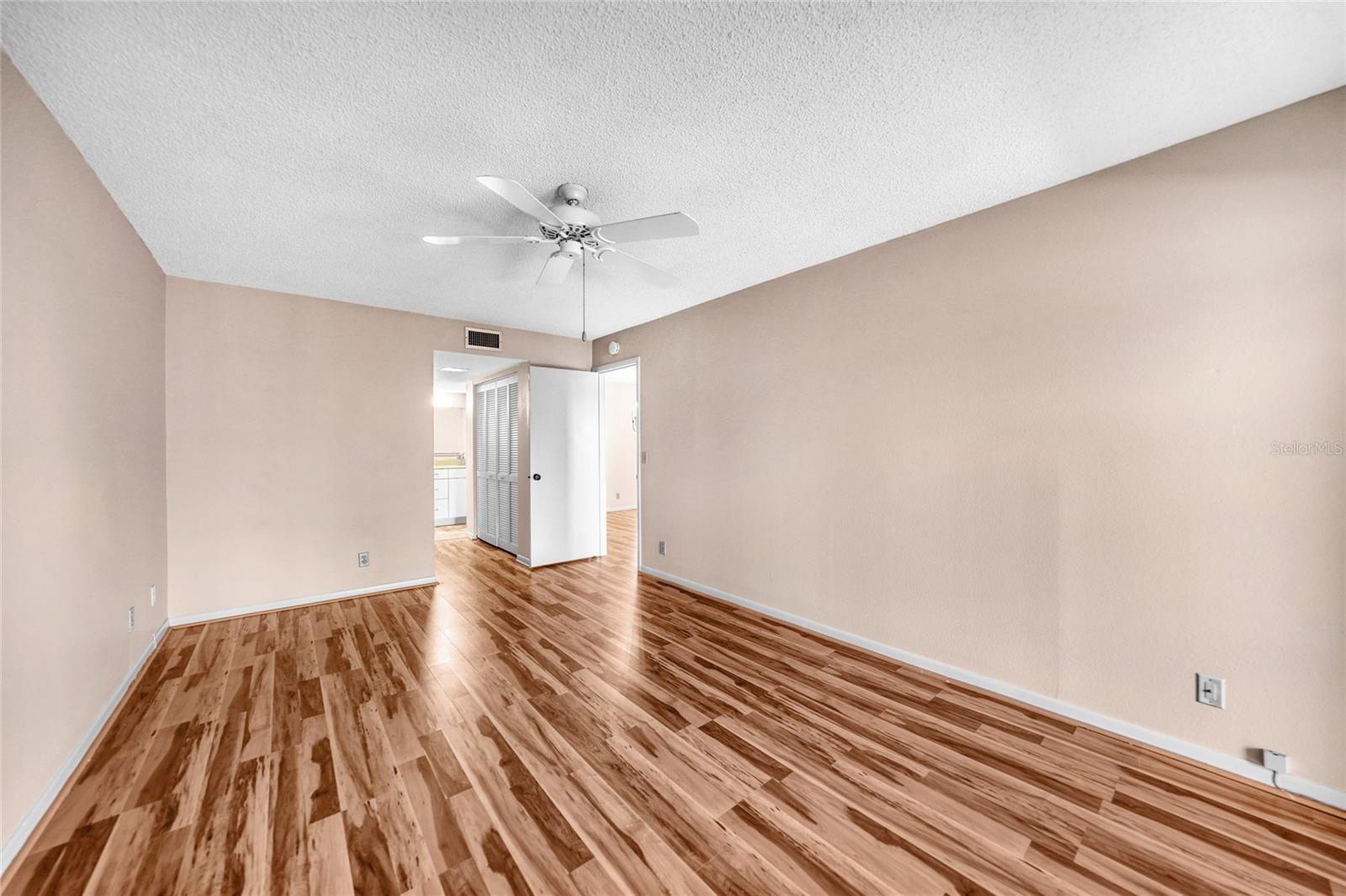 Image 19 of 31 For 1088 Bird Bay Way 307