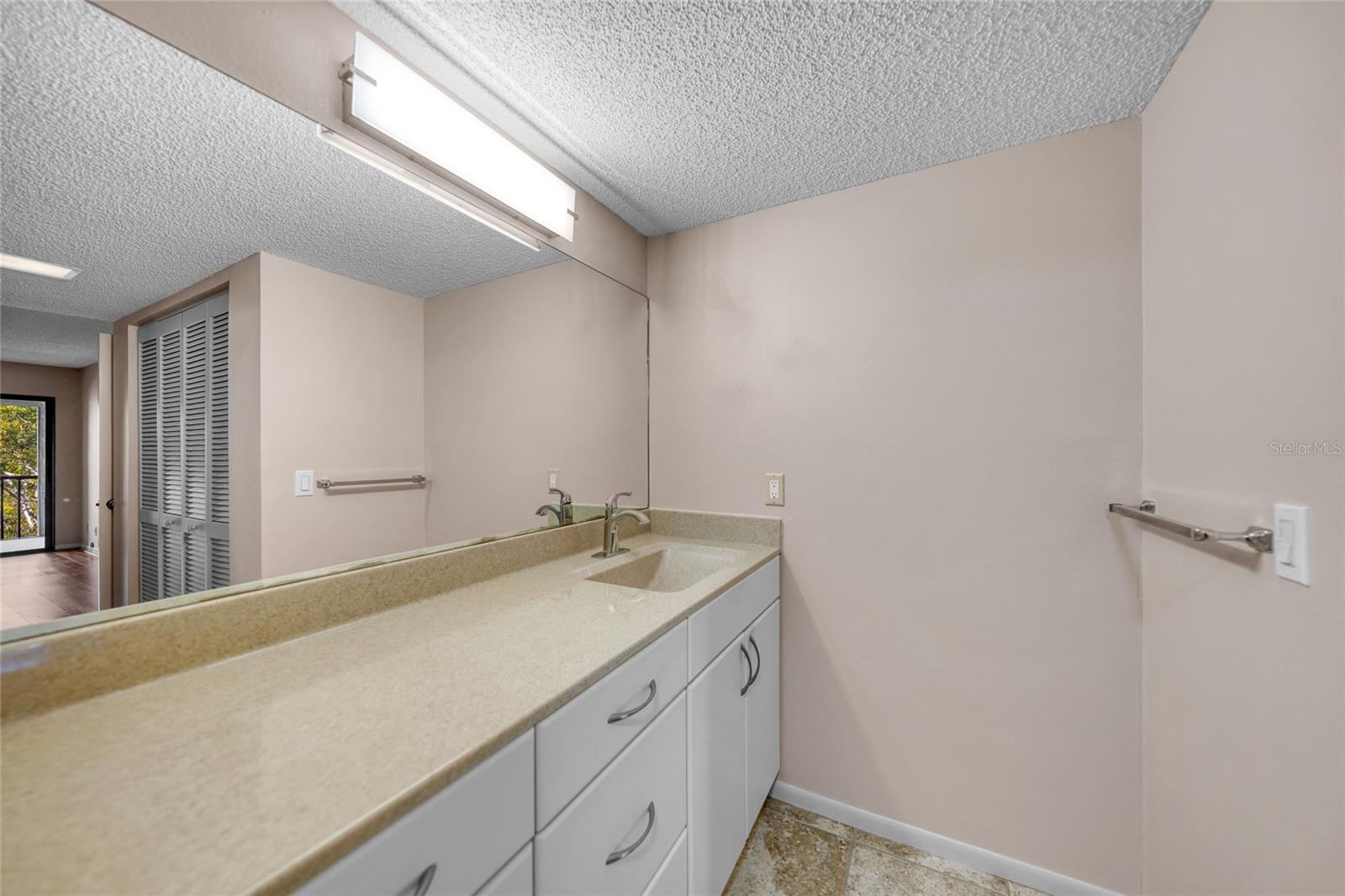 Image 22 of 31 For 1088 Bird Bay Way 307