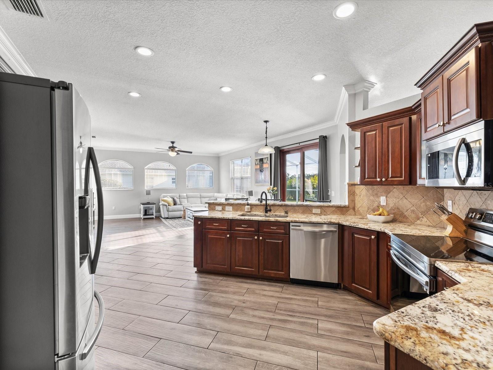 Image 24 of 62 For 19719 Spring Willow Court