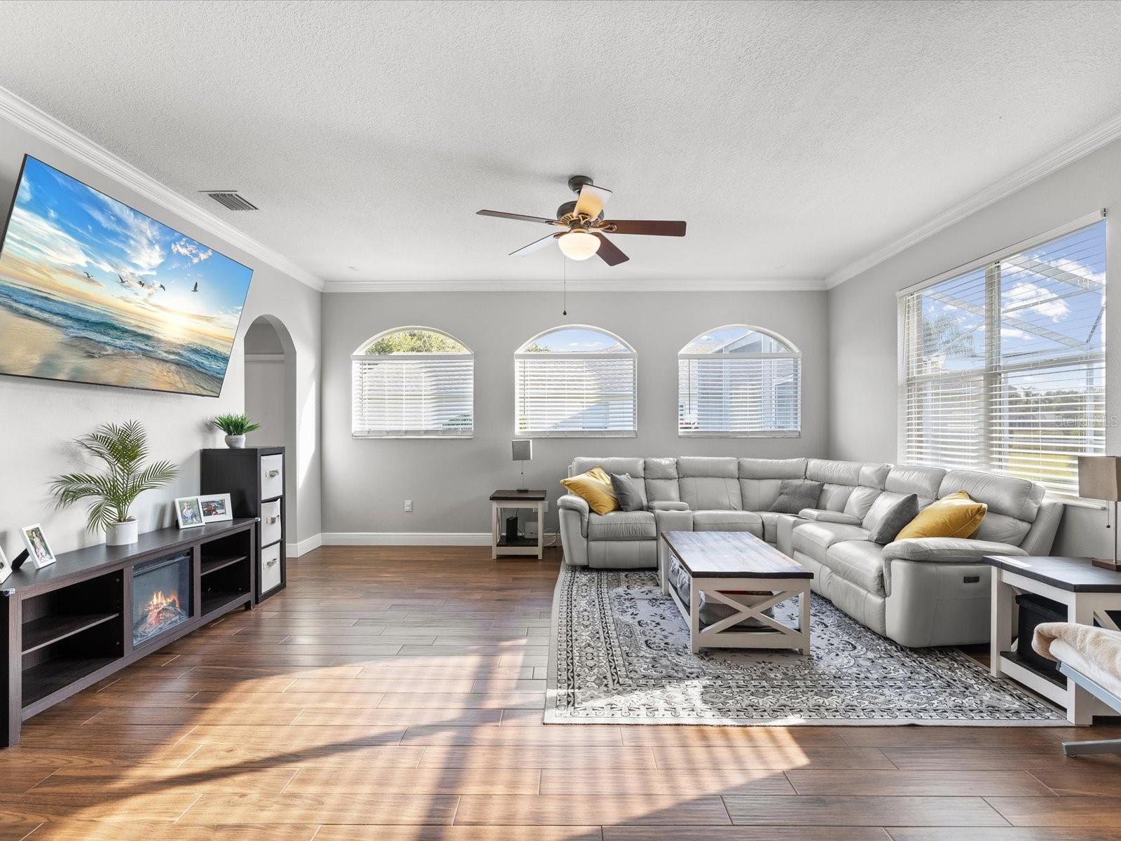 Image 32 of 62 For 19719 Spring Willow Court