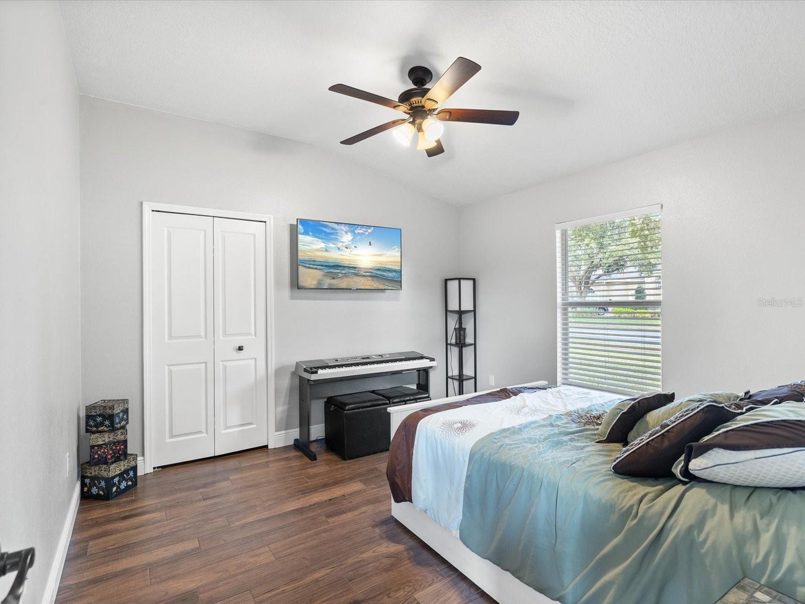 Image 34 of 62 For 19719 Spring Willow Court