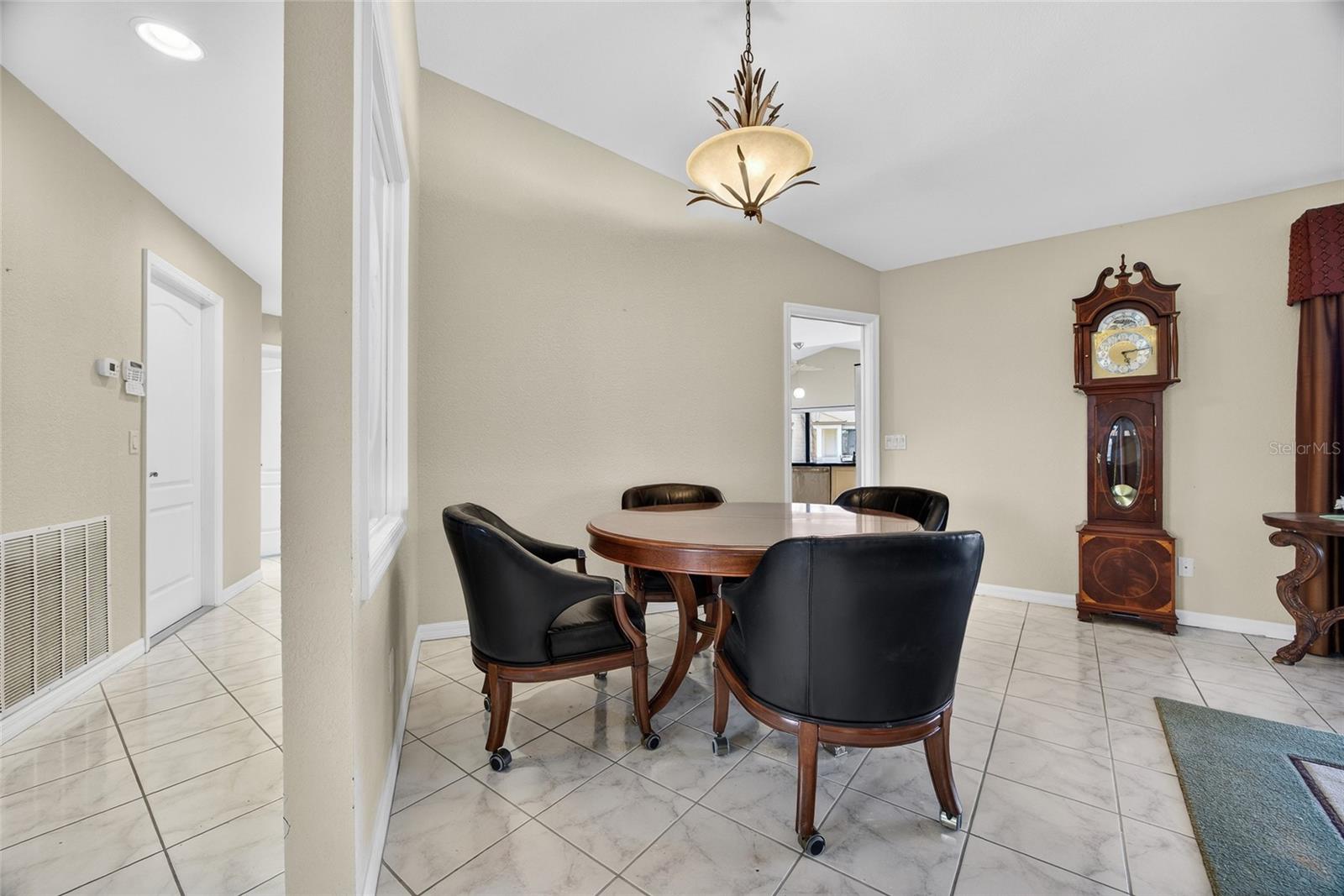 Image 18 of 43 For 4075 Turtle Dove Circle