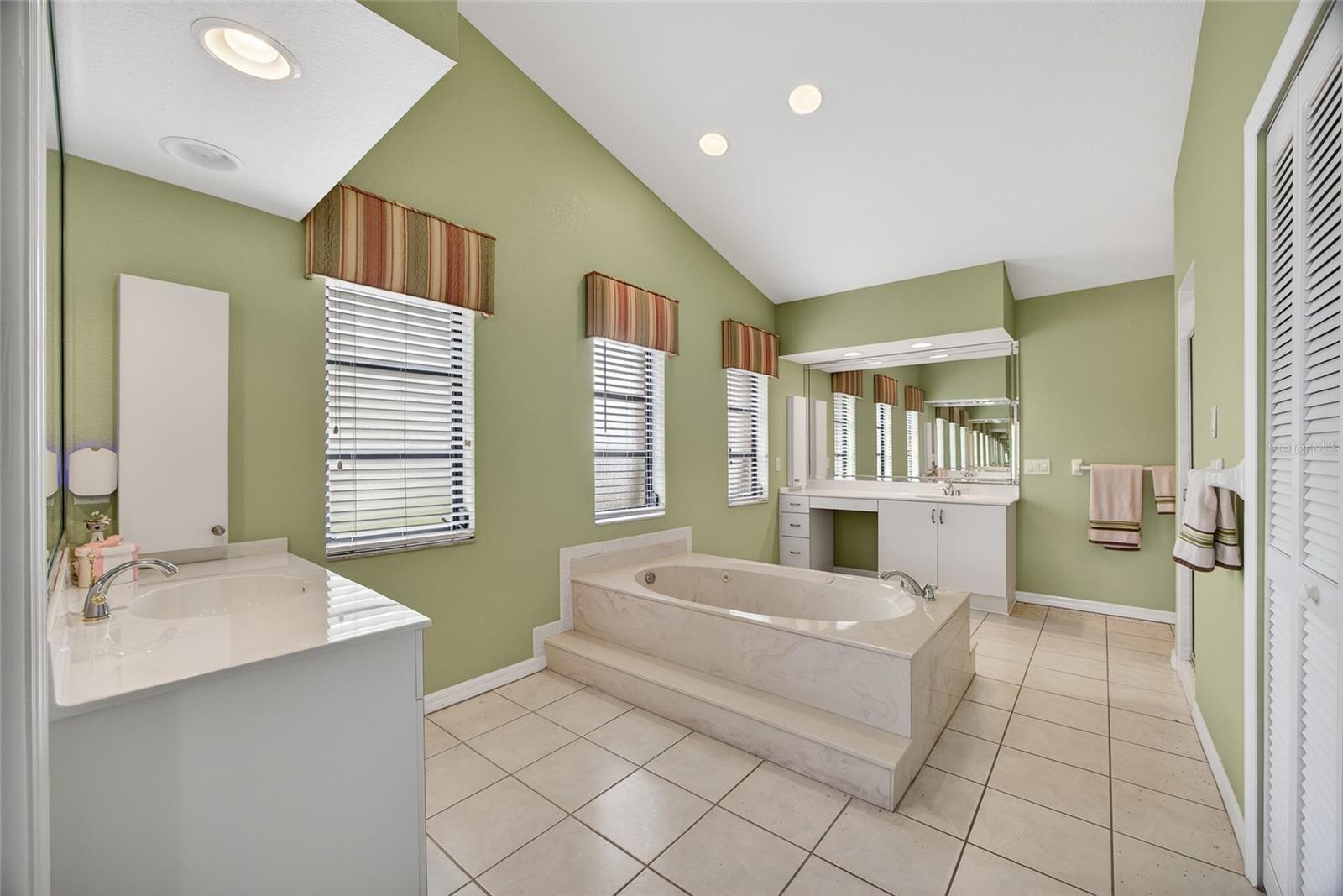 Image 21 of 43 For 4075 Turtle Dove Circle