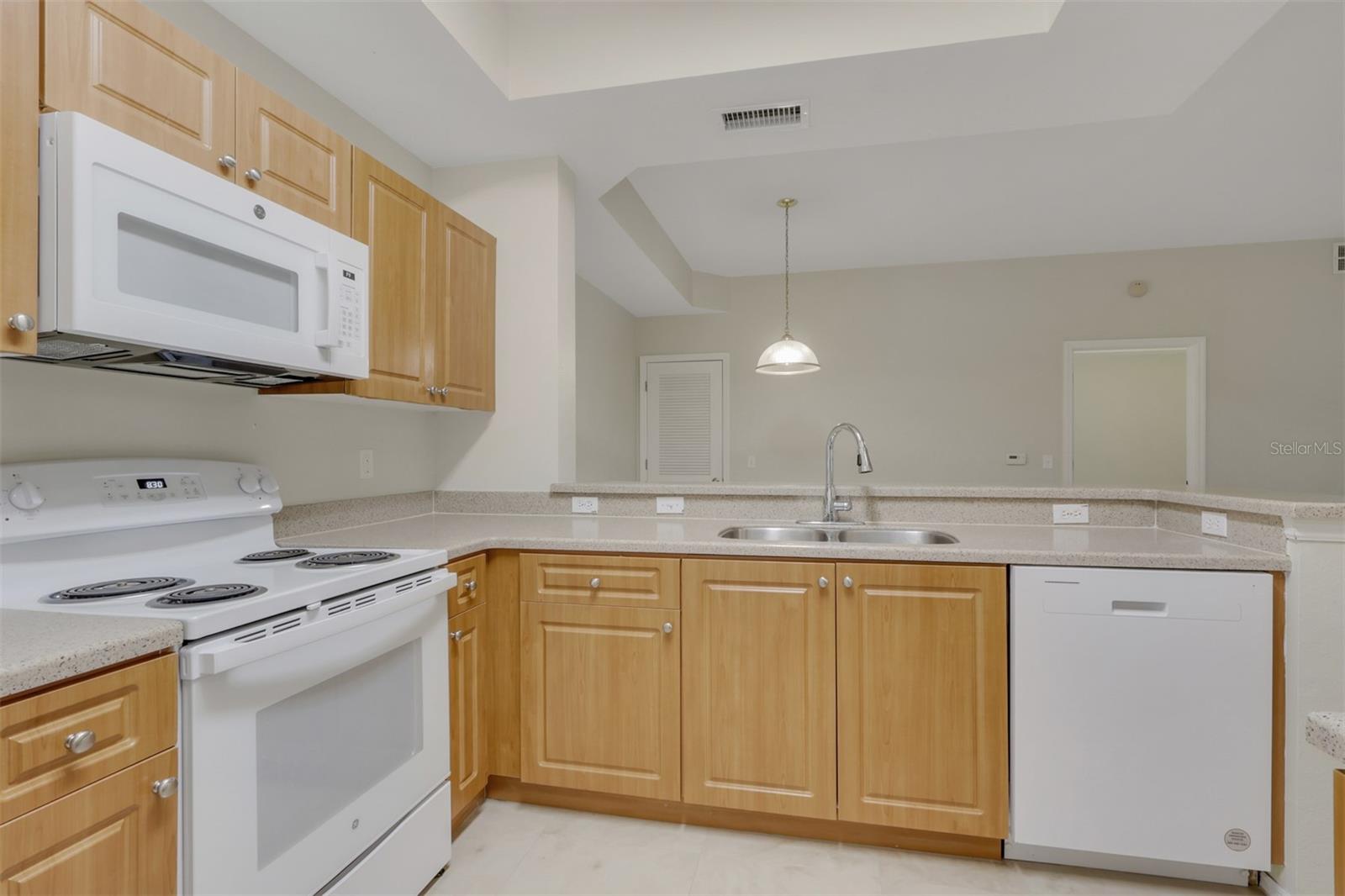 Image 5 of 19 For 9025 Colby Drive 2111