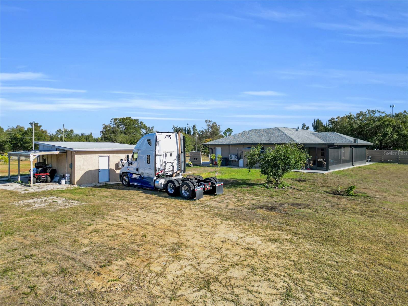 Image 14 of 47 For 16095 Aralia Drive