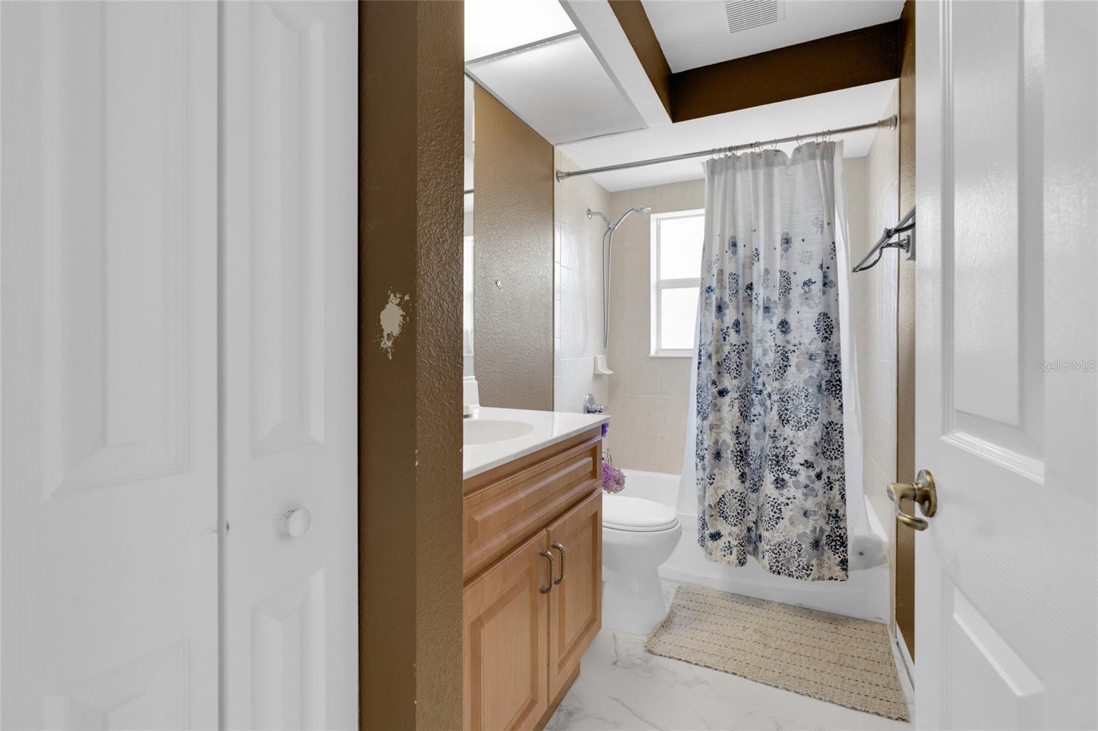 Image 26 of 47 For 16095 Aralia Drive