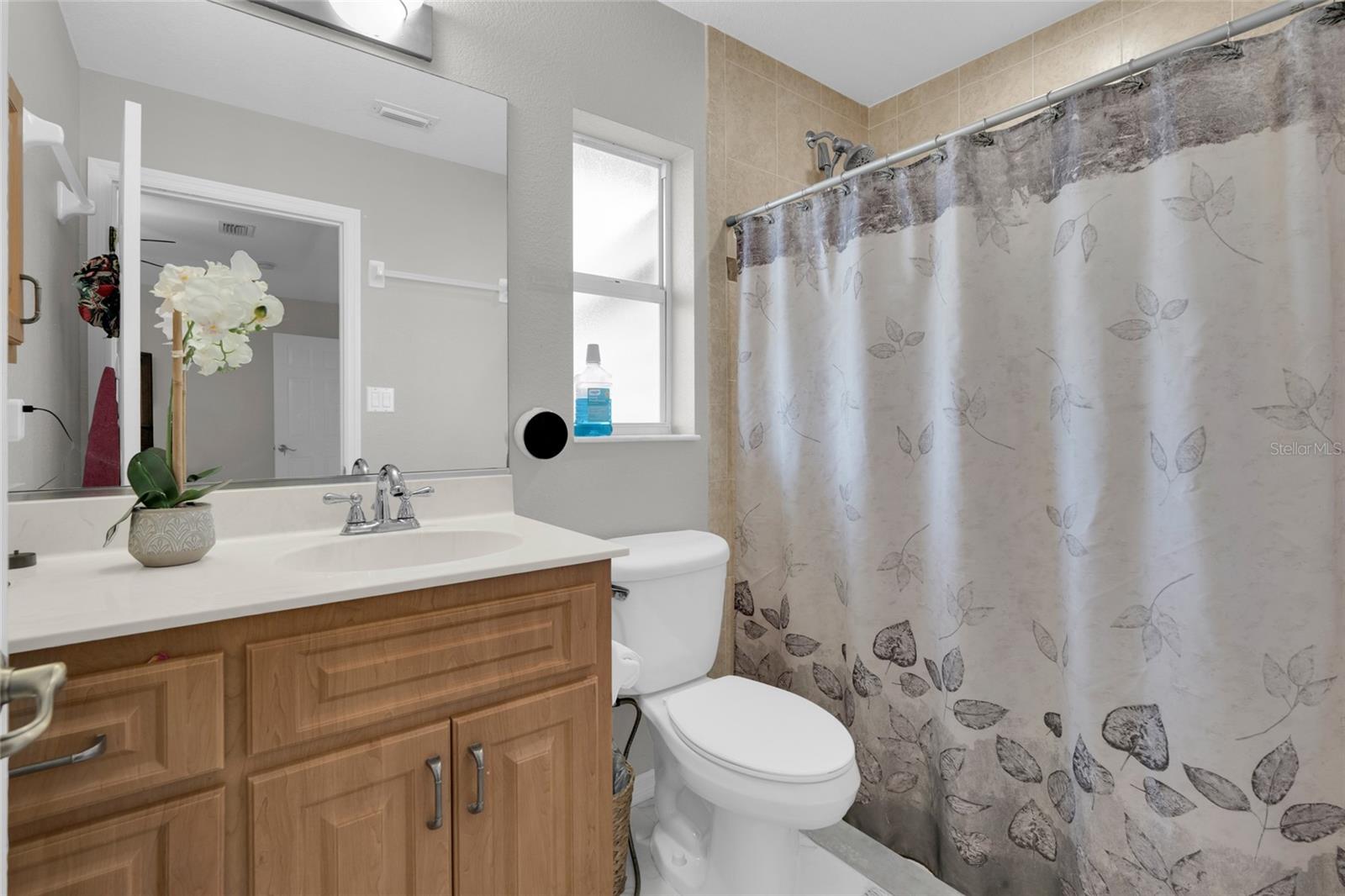 Image 34 of 47 For 16095 Aralia Drive