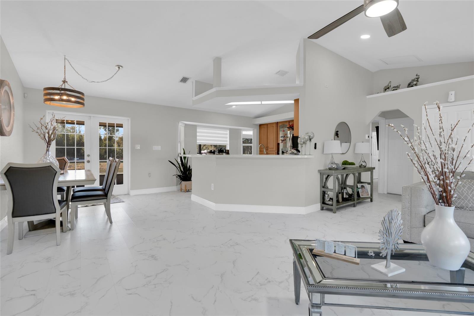 Image 37 of 47 For 16095 Aralia Drive