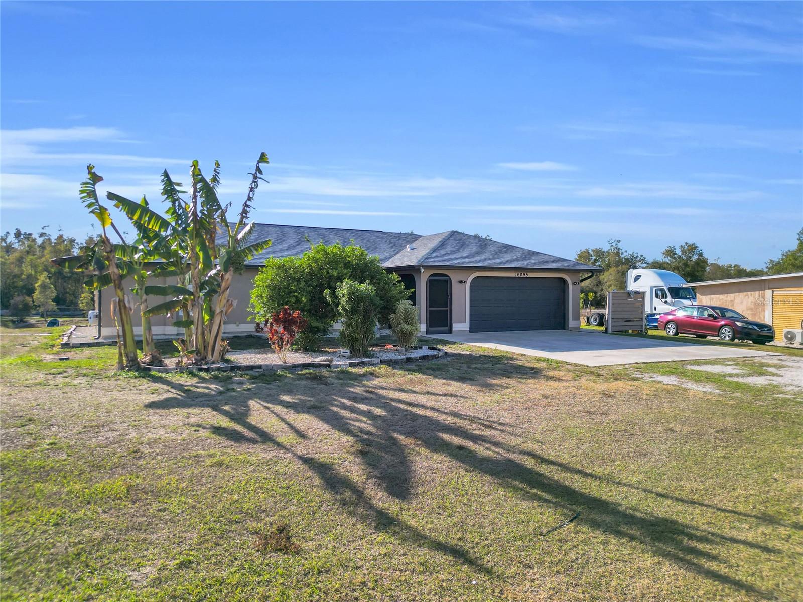 Image 4 of 47 For 16095 Aralia Drive