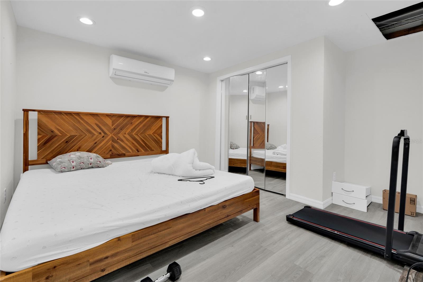 Image 42 of 47 For 16095 Aralia Drive