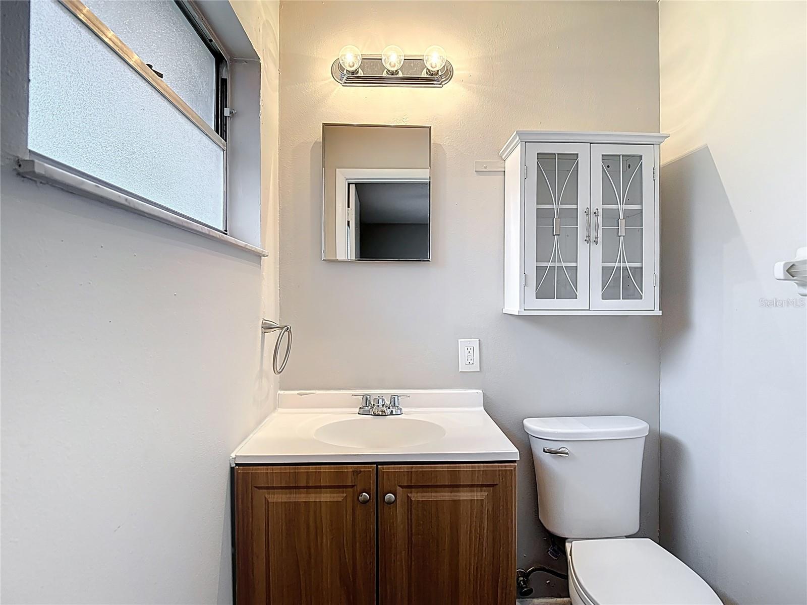 Image 18 of 23 For 14635 State Street