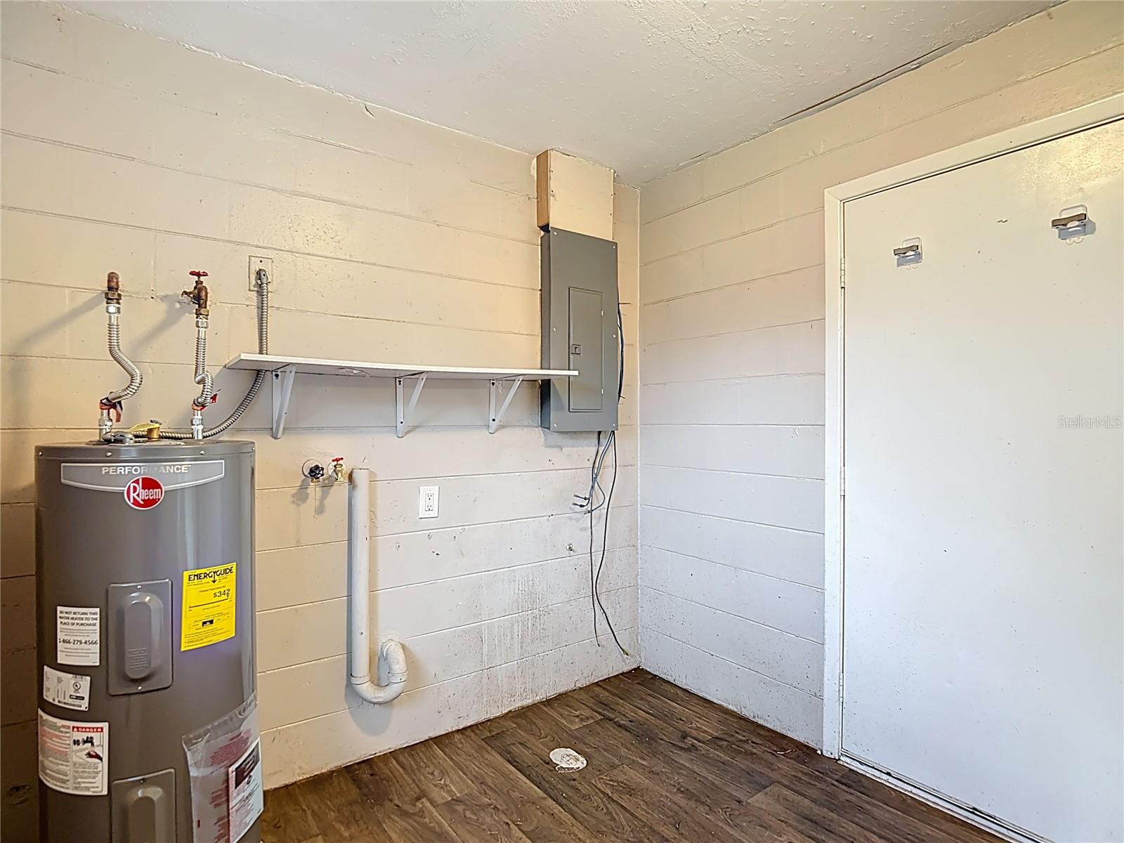 Image 20 of 23 For 14635 State Street